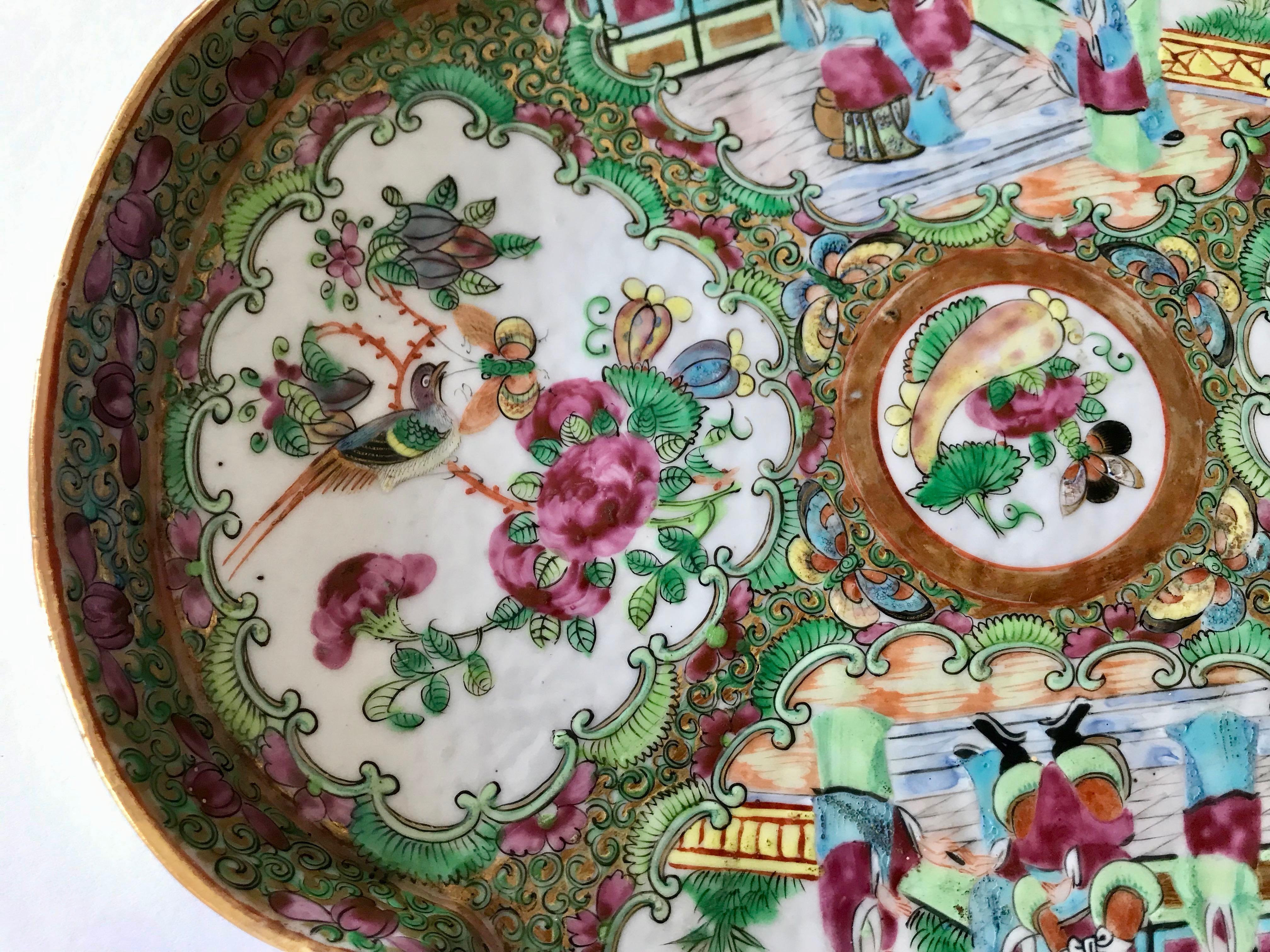 19th Century Chinese Canton Famille Rose Medallion Dish/Tray  In Good Condition In London, GB