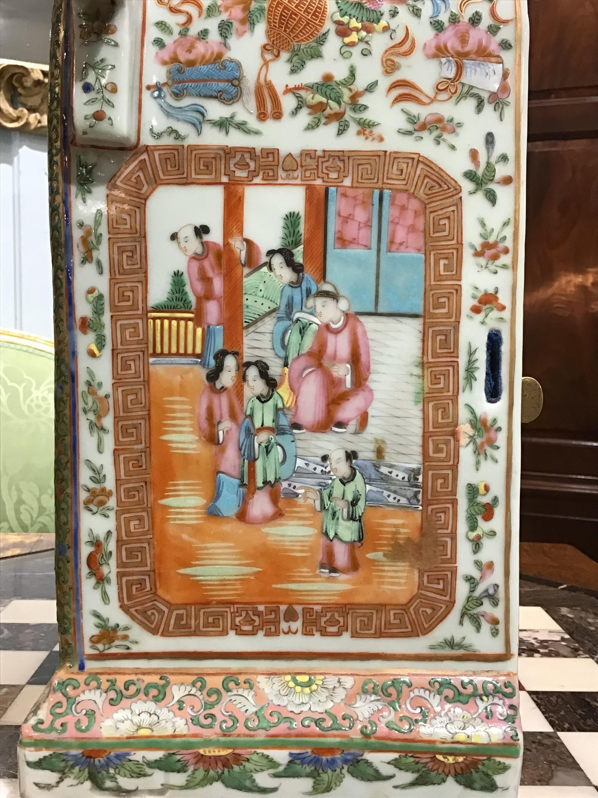 19th Century Chinese Canton Famille Rose Porcelain Clock with English Movement.  In Excellent Condition For Sale In London, GB
