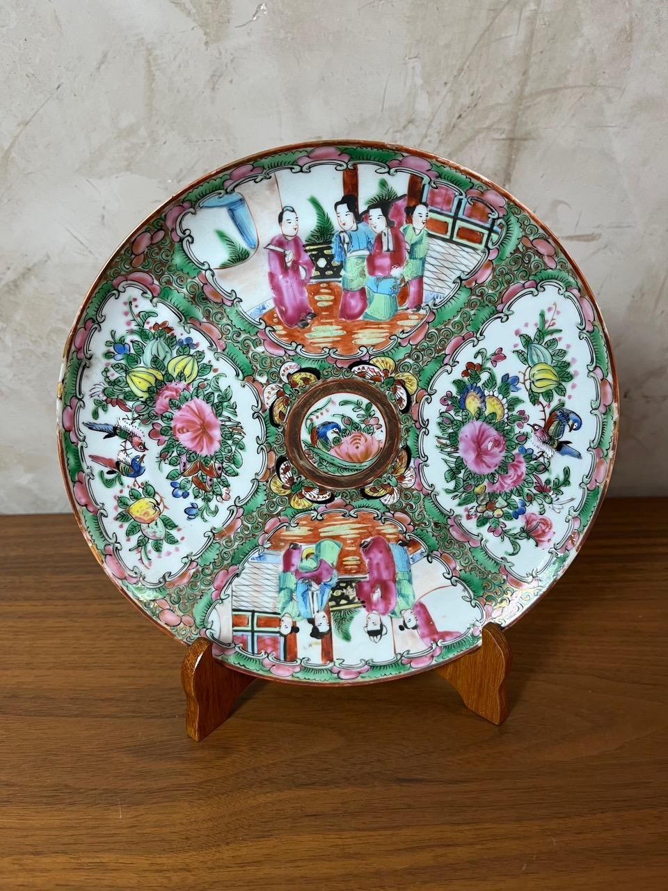 19th century Chinese Canton Porcelain Plate, 1890s For Sale 12