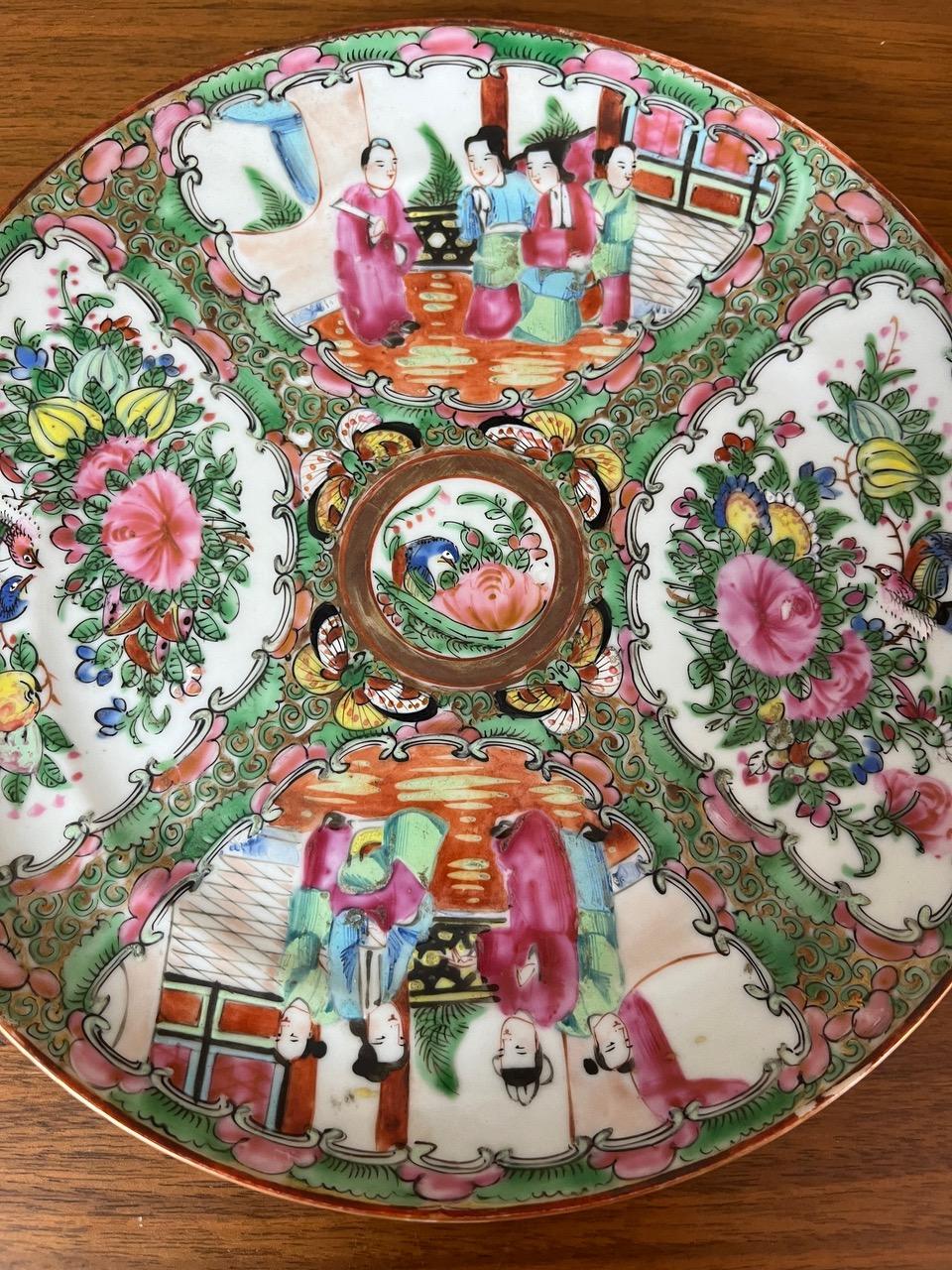 19th century Chinese Canton Porcelain Plate, 1890s For Sale 1