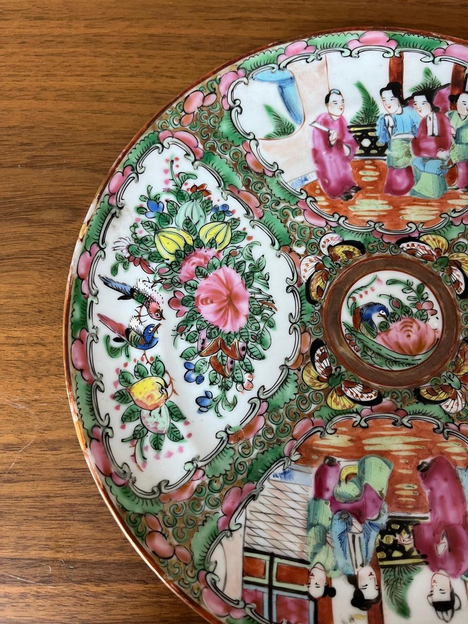 19th century Chinese Canton Porcelain Plate, 1890s For Sale 2