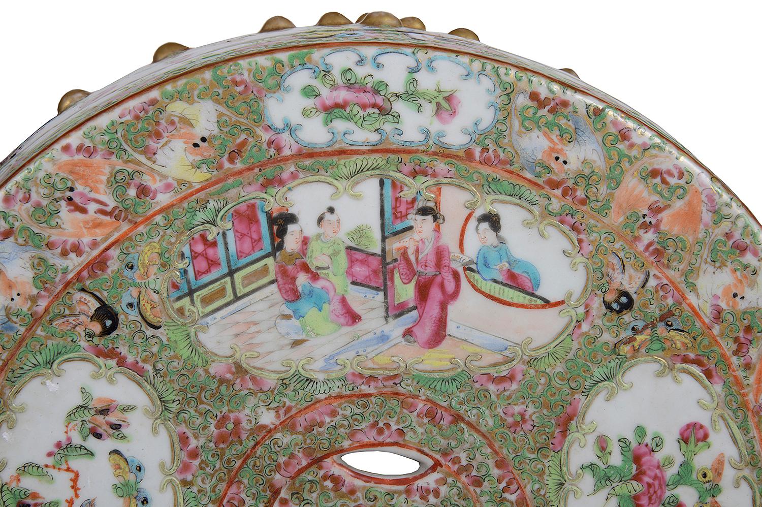 19th Century Chinese Cantonese / Rose Medallion Garden Seat In Good Condition In Brighton, Sussex