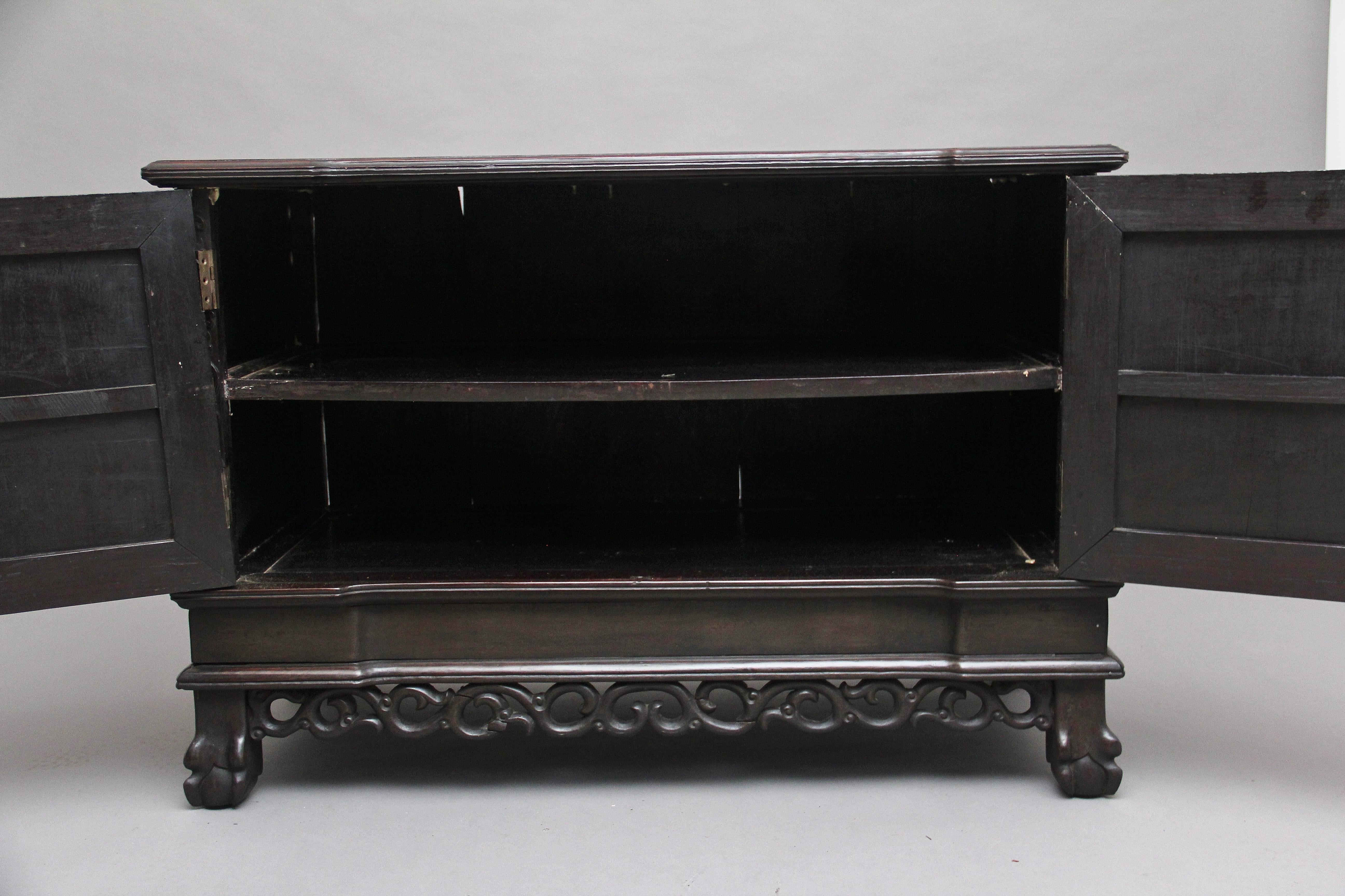 19th Century Chinese Carved Cabinet In Good Condition In Martlesham, GB