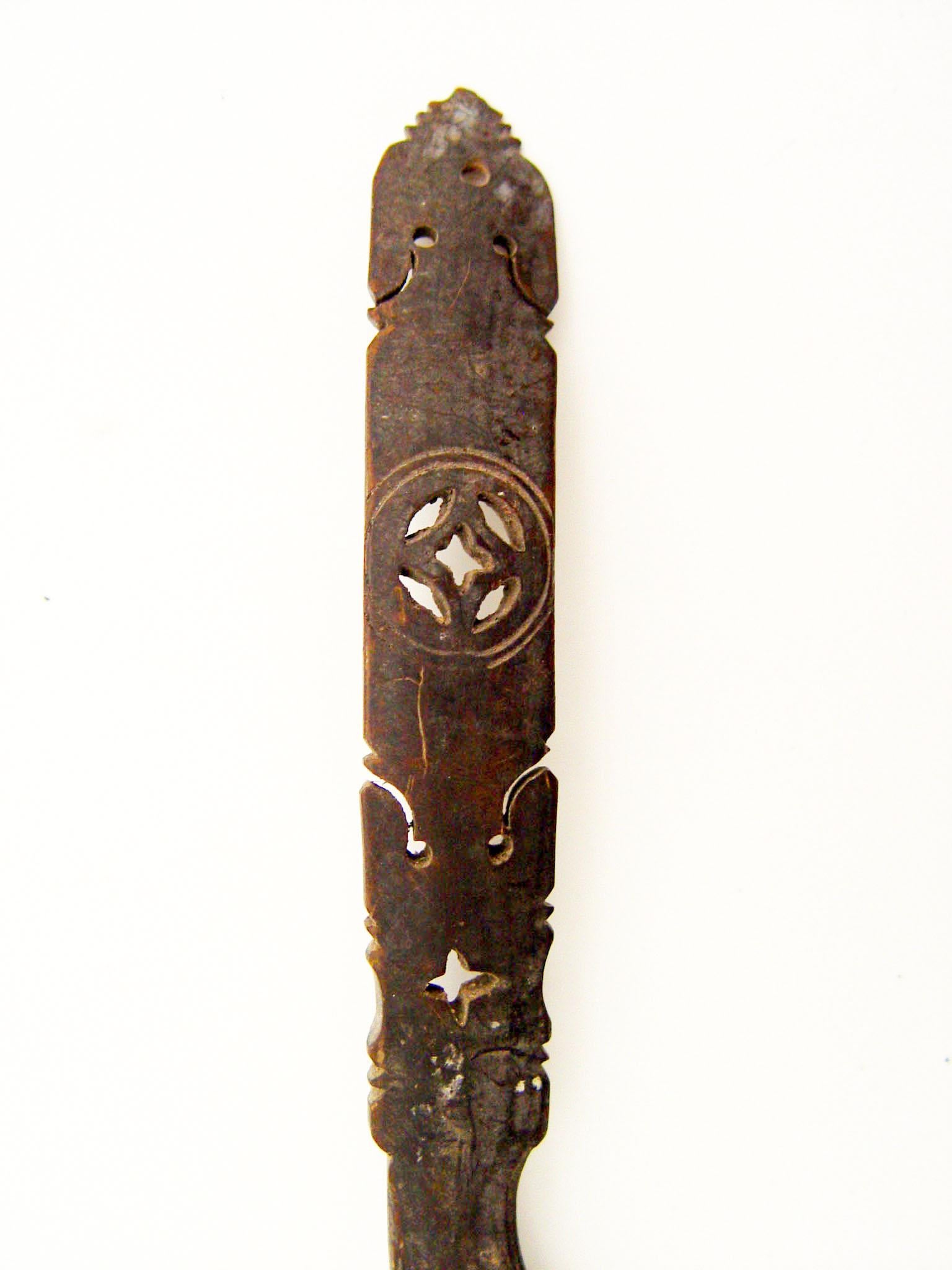 Late 19th century Chinese carved and pierced horn hook. Age wear, small surface crack.