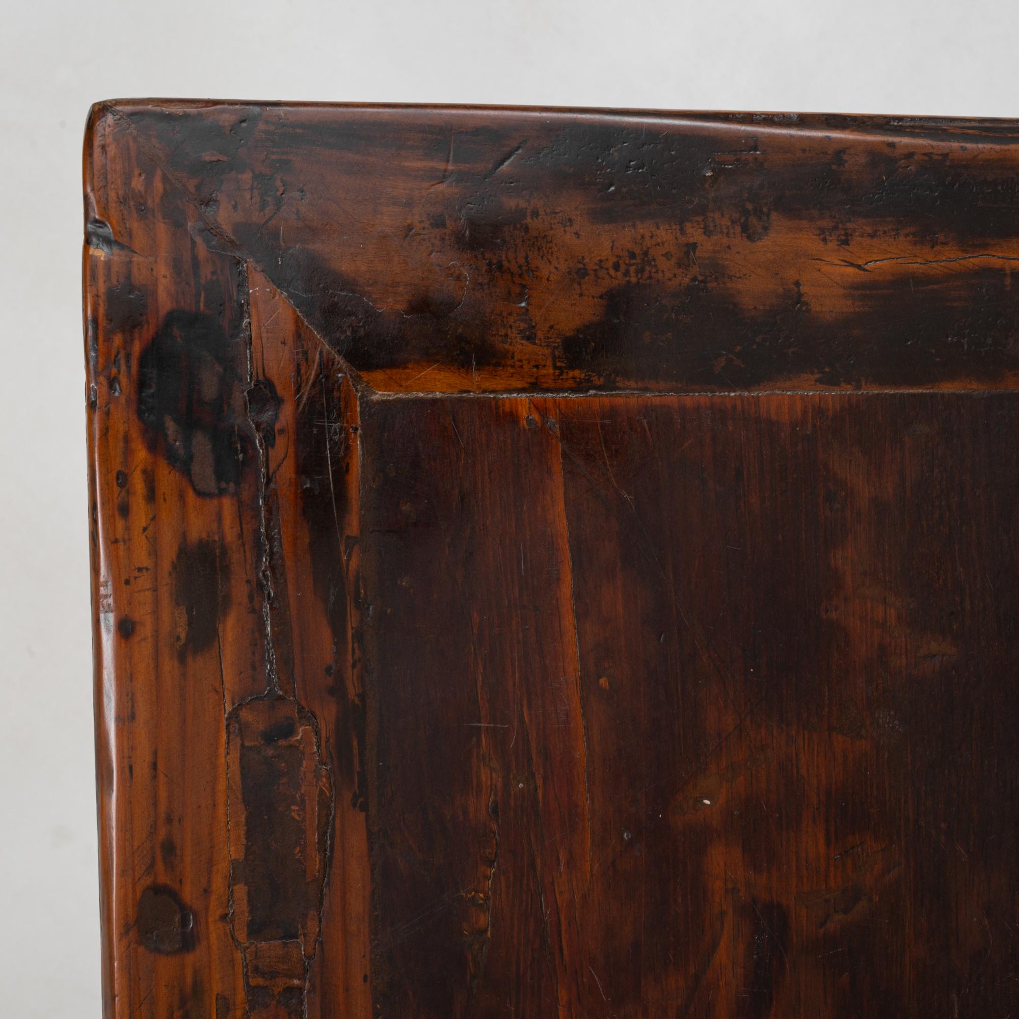 Console chinoise du 19e siècle, sculptée et laquée en vente 7
