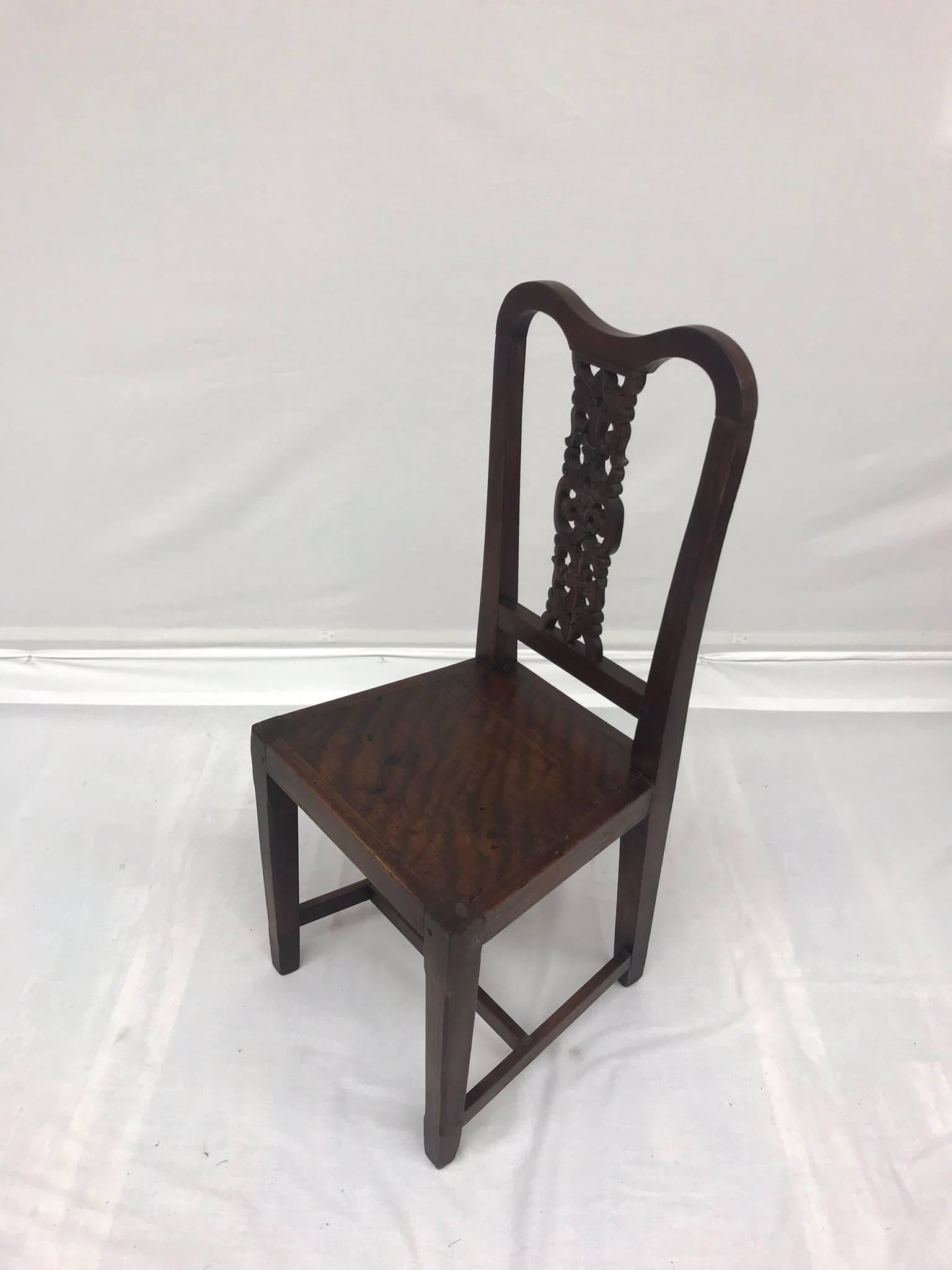 A wonderful, beautifully carved wood Chinese chair that dates to the late 19th century. Perhaps the perfect hall chair or side chair.
Seat dimensions: 17