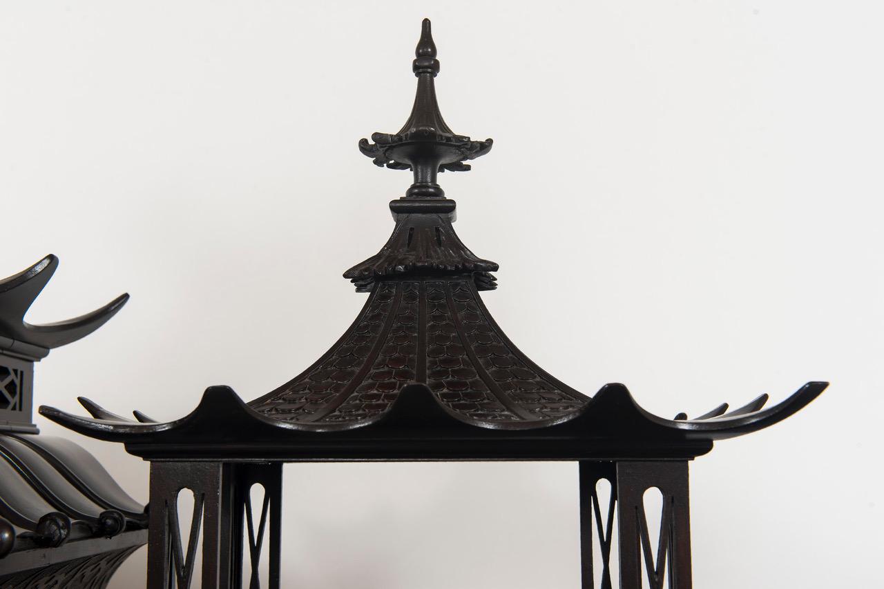 Chinesischer Chippendale- Pagodenschrank aus dem 19. Jahrhundert im Angebot 10