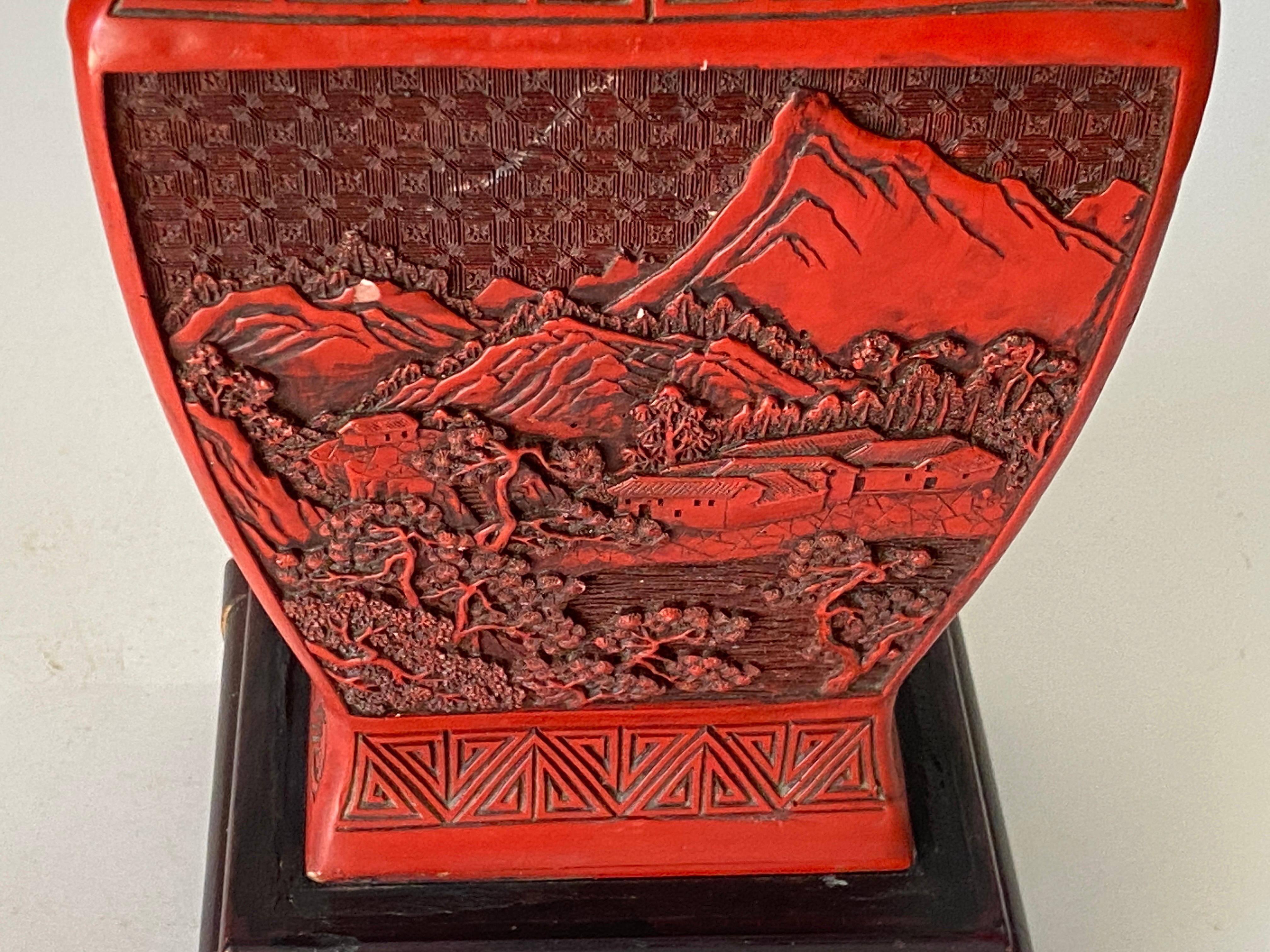 Chinesische Cinnabar-Vase aus dem 19. Jahrhundert als Tischlampe im Angebot 7