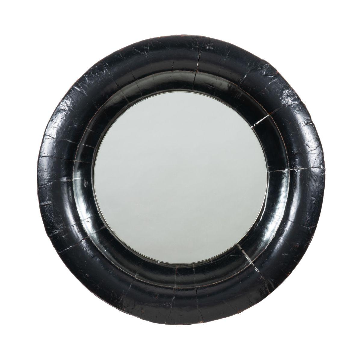 19th Century Chinese Circular Black Lacquered Basin Fitted with Mirror For Sale 2