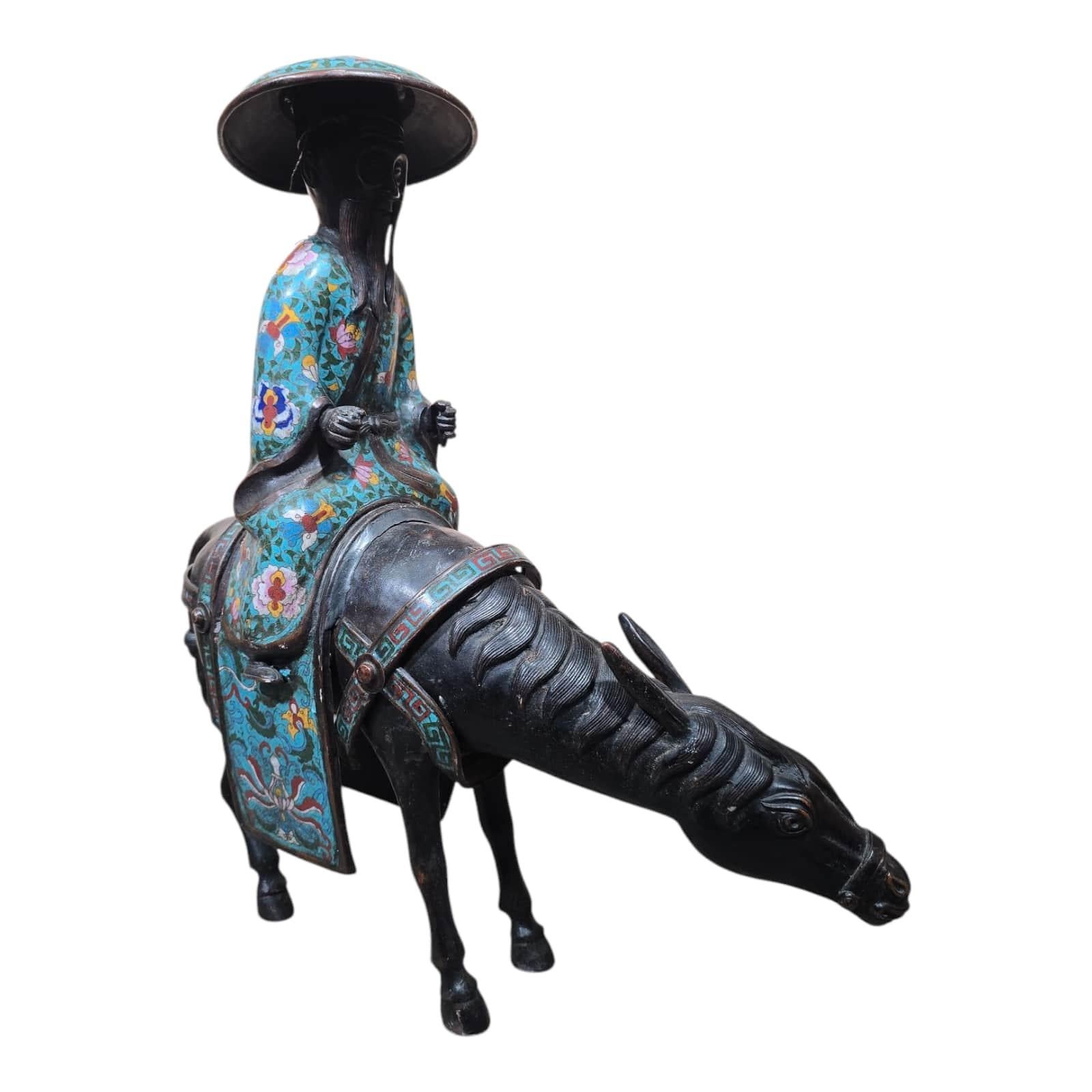 Bronze Sculpture chinoise en cloisonné et bronze du 19e siècle représentant un paysan sur un âne en vente