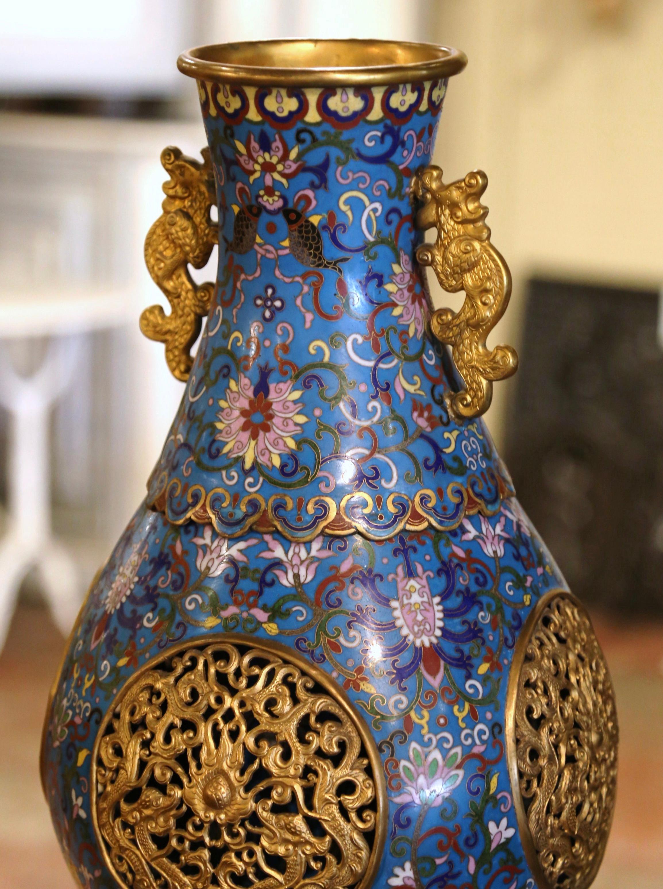 Cloissoné 19th Century Chinese Cloisonne Enamel Reticulated Vase on Stand For Sale