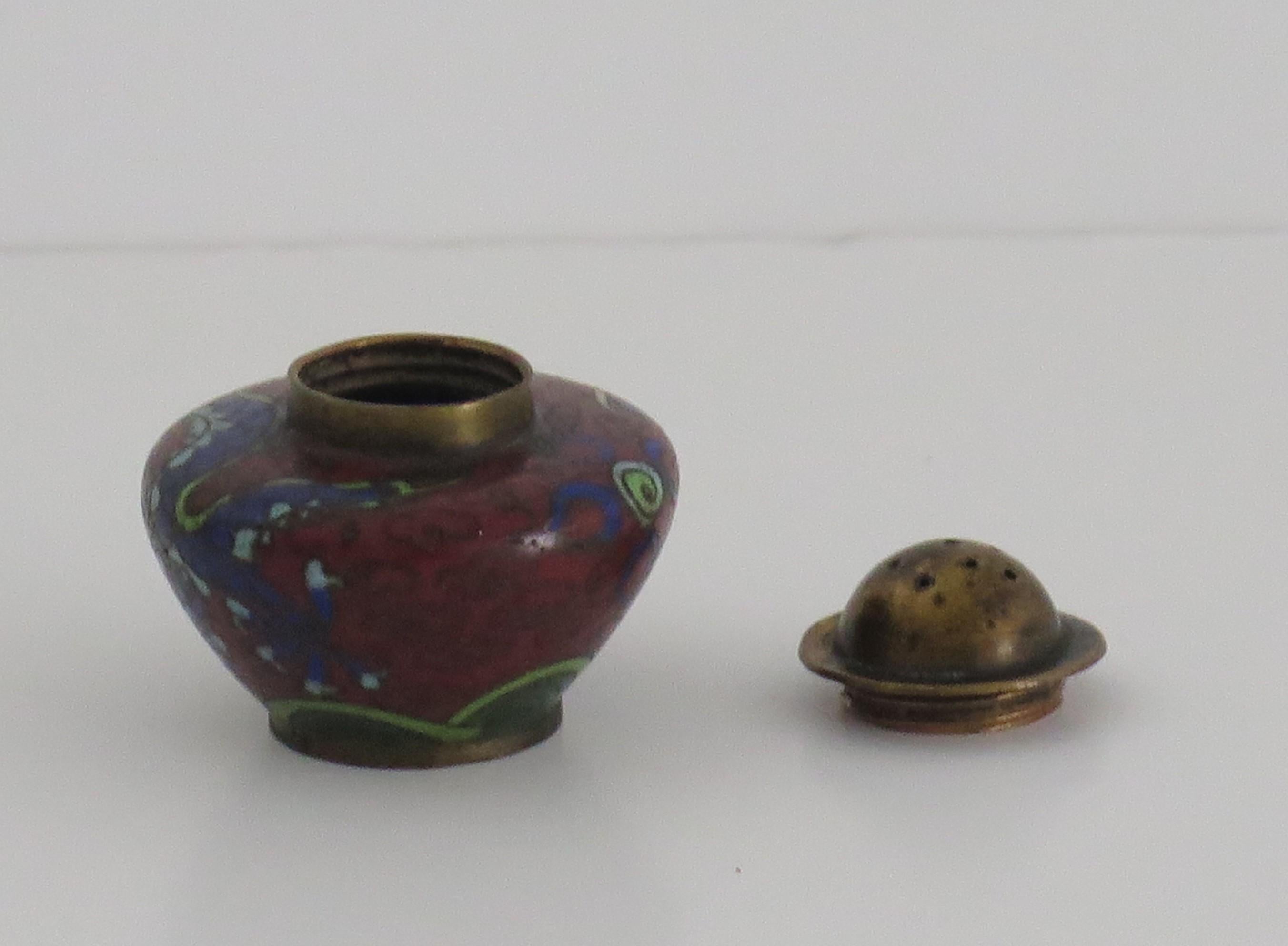 19th Century Chinese Cloisonné Salt and Pepper Pot with Dragon Decoration, Qing For Sale 1