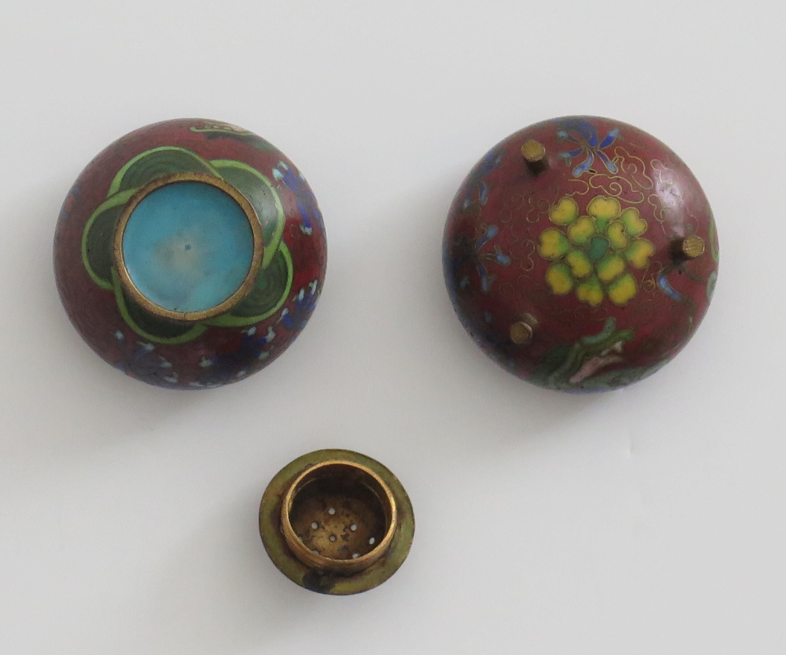 19th Century Chinese Cloisonné Salt and Pepper Pot with Dragon Decoration, Qing For Sale 2