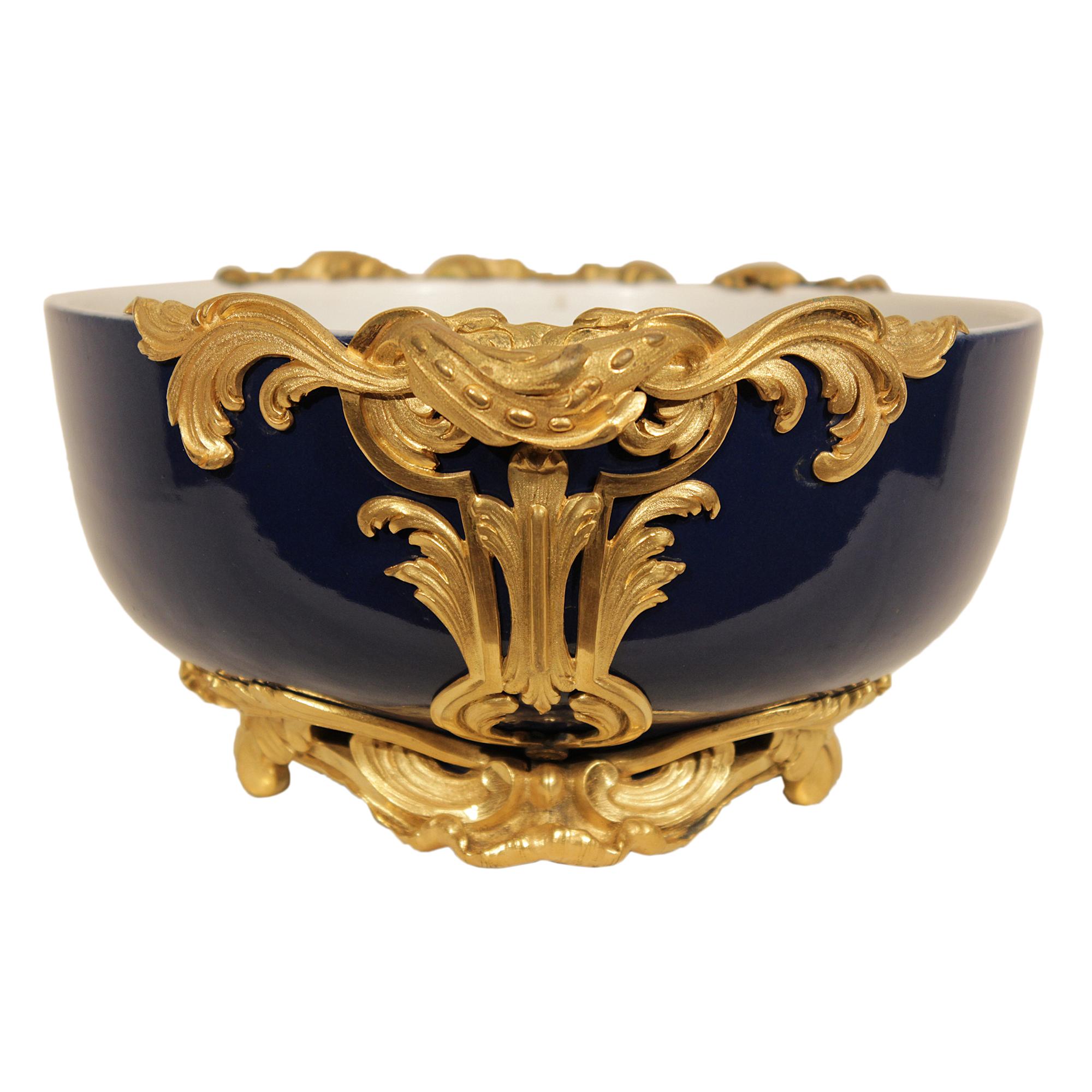 Louis XV 19th Century Chinese Cobalt Blue Porcelain Centerpiece For Sale