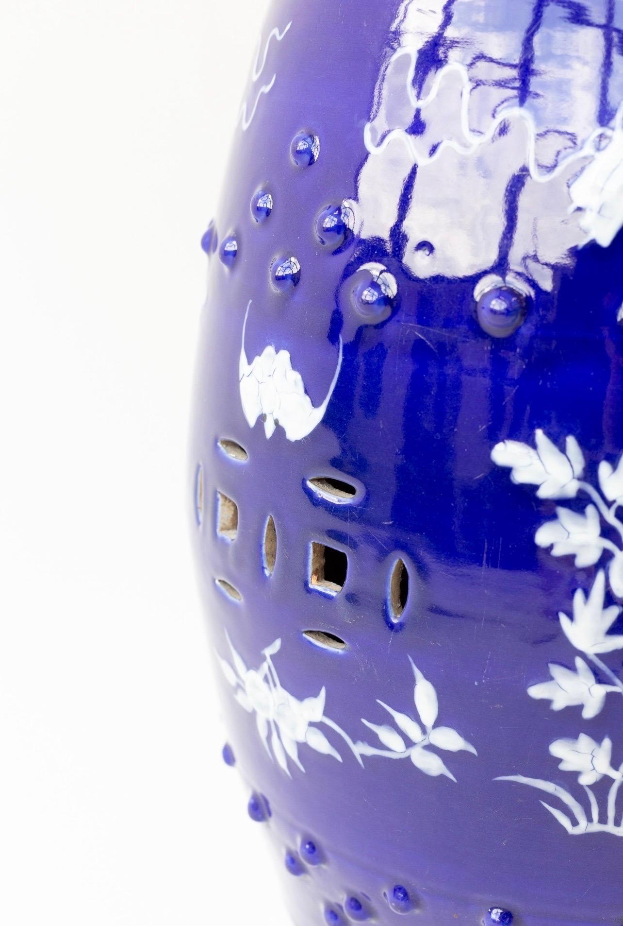 Porcelaine Siège de jardin en porcelaine chinoise bleu cobalt du 19e siècle en vente