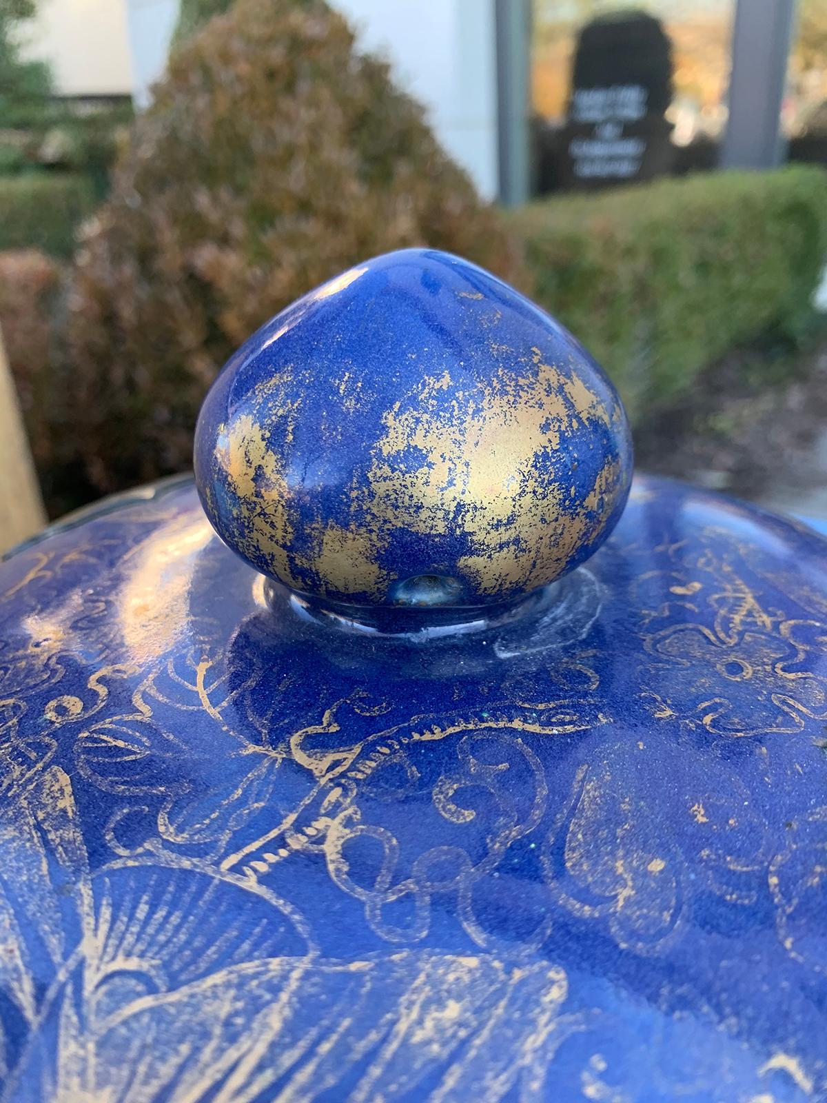 19th Century Chinese Cobalt Covered Porcelain Jar with Hinged Lid For Sale 2
