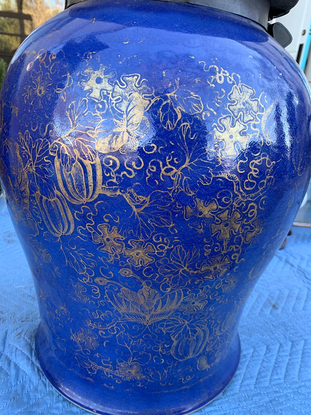 19th Century Chinese Cobalt Covered Porcelain Jar with Hinged Lid For Sale 5