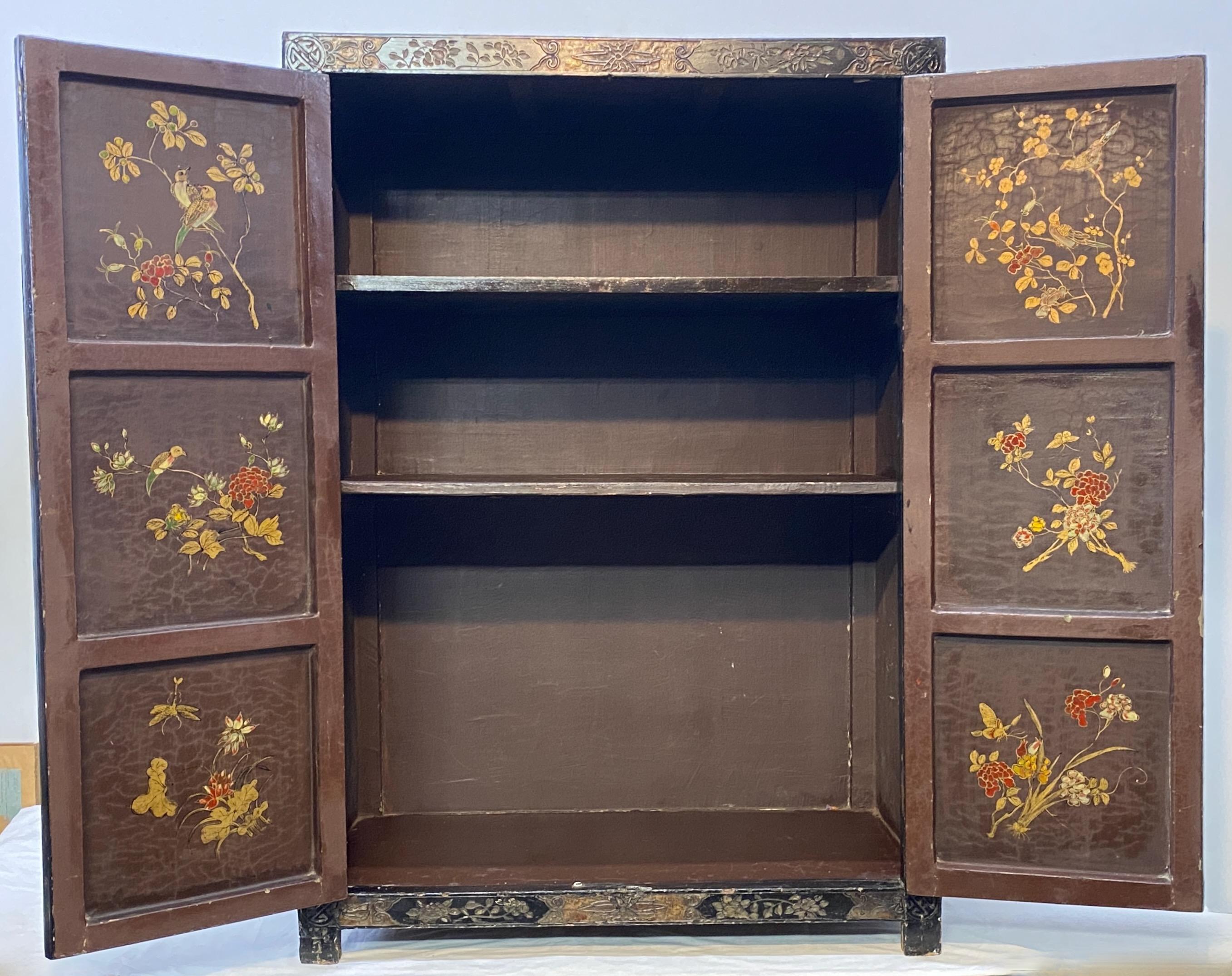 19th Century Chinese Coromandel Carved and Painted Lacquered Cabinet 5