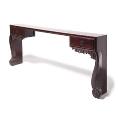 Mesa consola china de patas curvas con pie de crisantemo, c. 1850