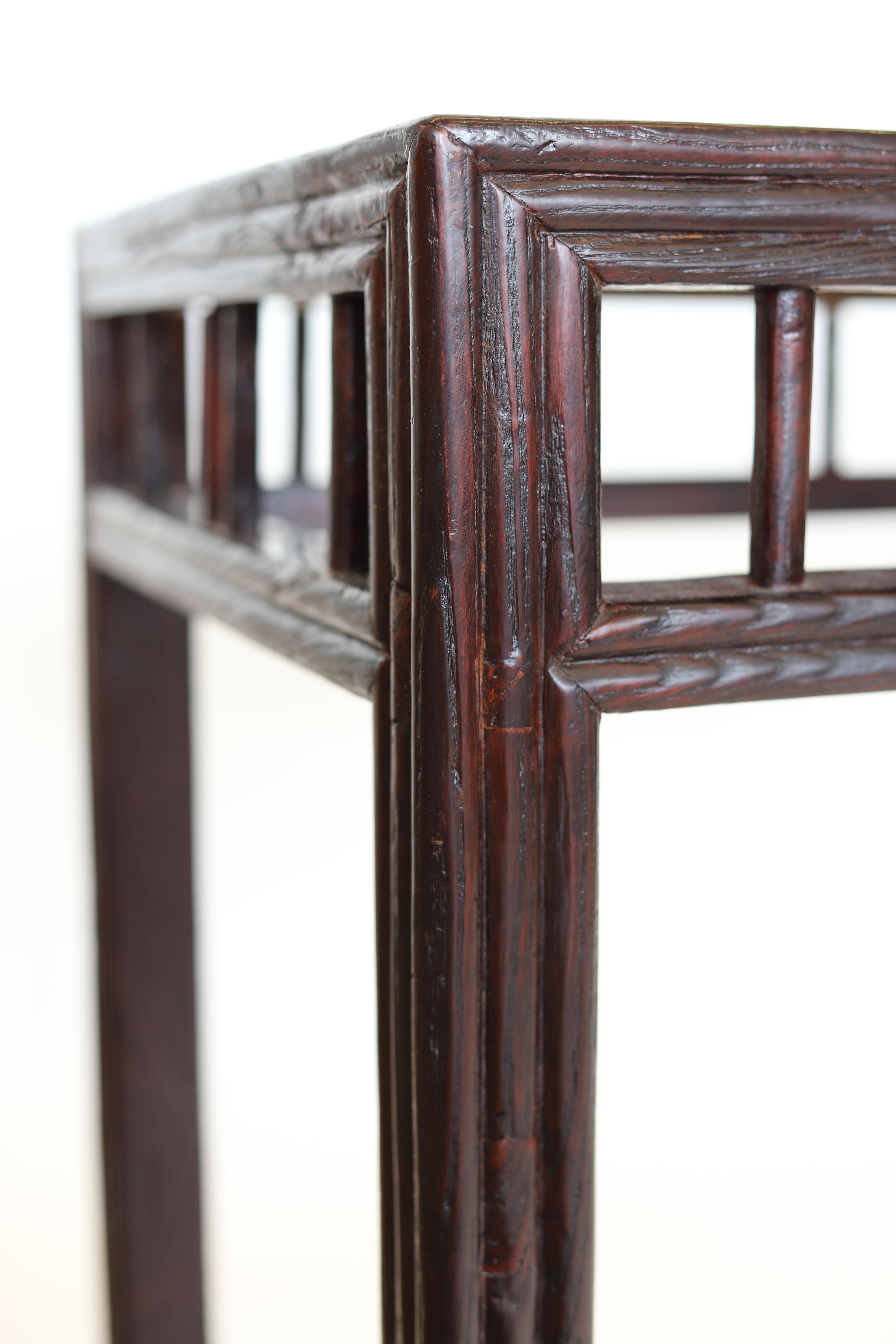 Consola/Mesa de altar de madera oscura china del siglo XIX en Bueno estado para la venta en New York, NY
