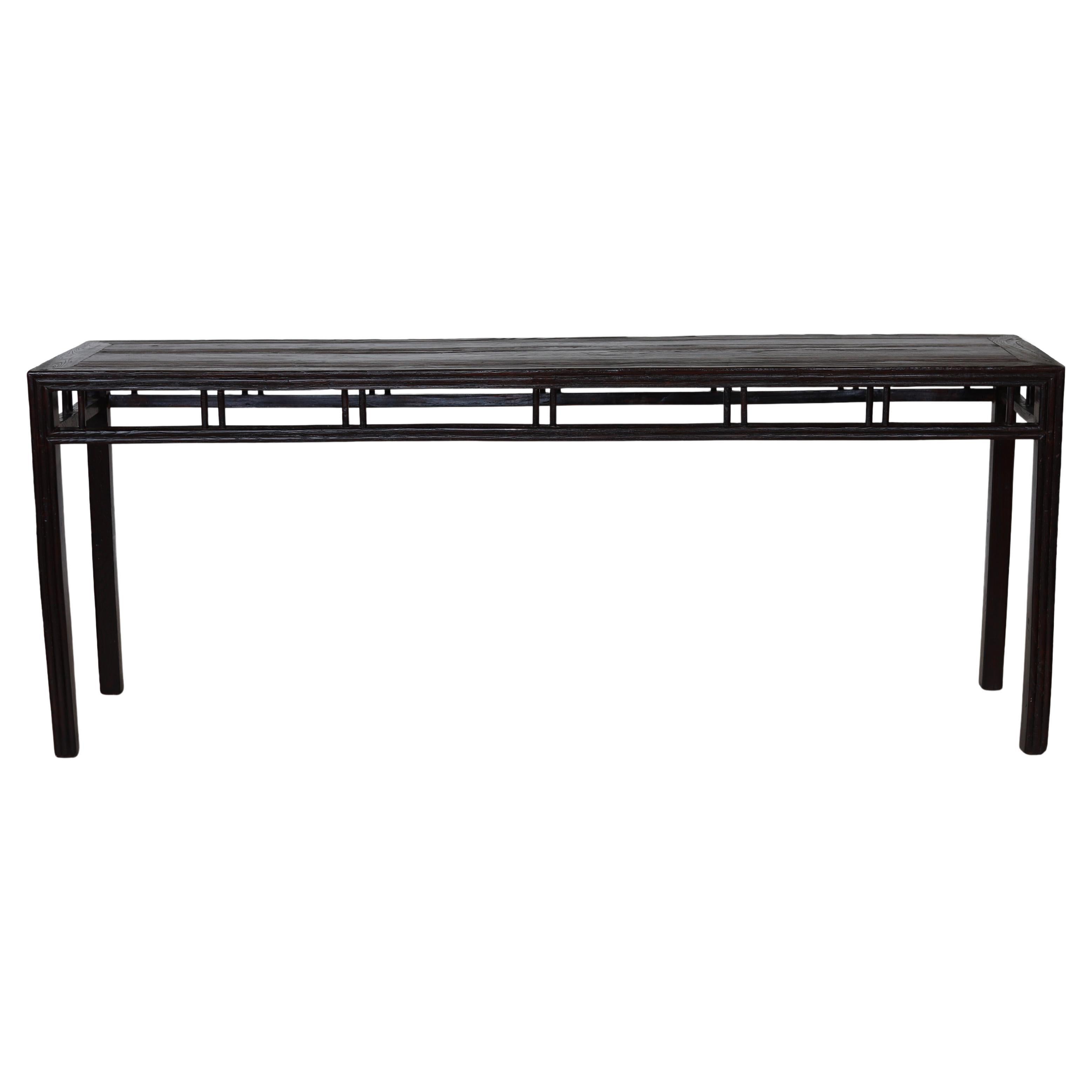 Consola/Mesa de altar de madera oscura china del siglo XIX