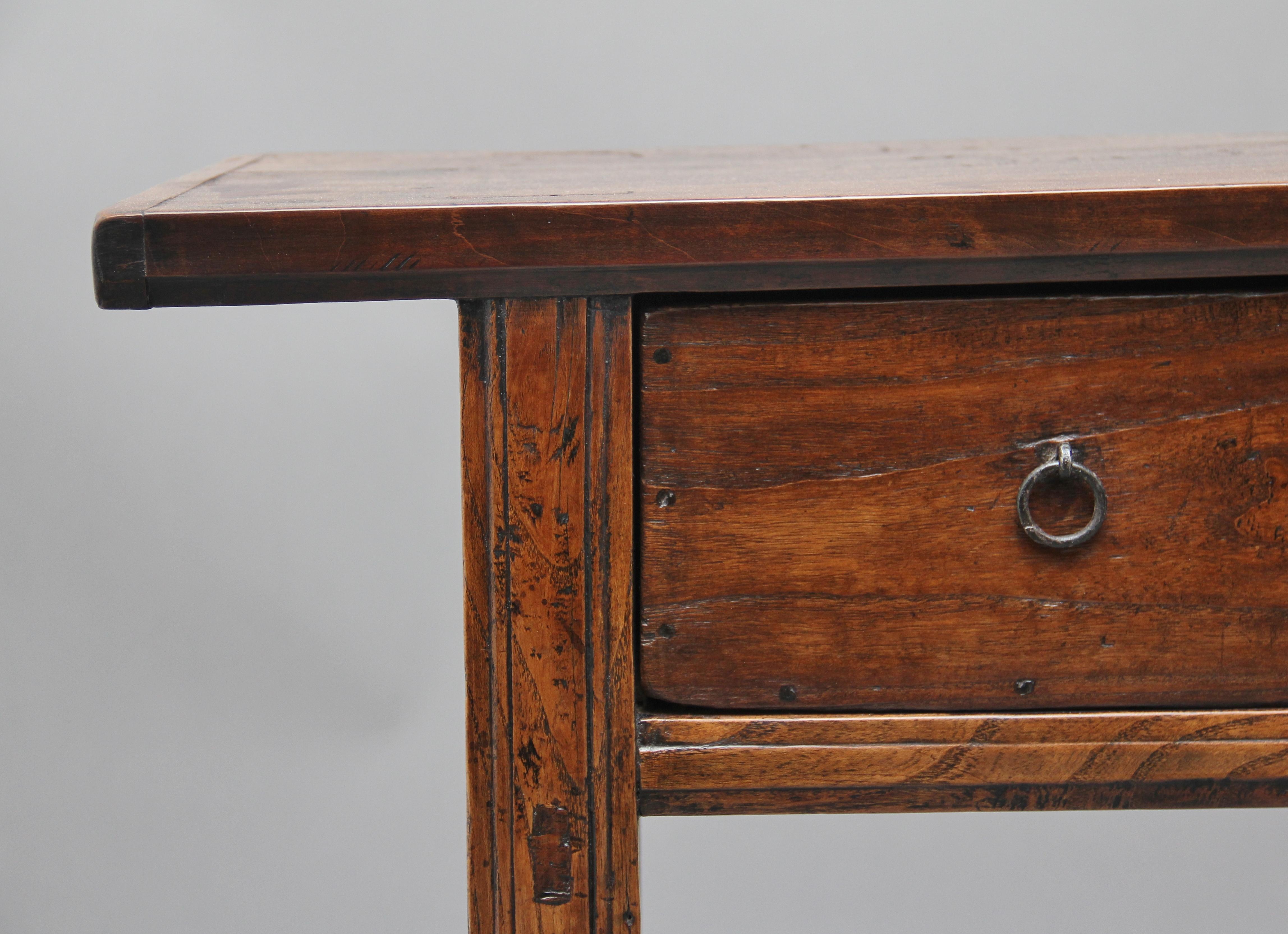 19th Century Chinese Dresser In Good Condition In Martlesham, GB