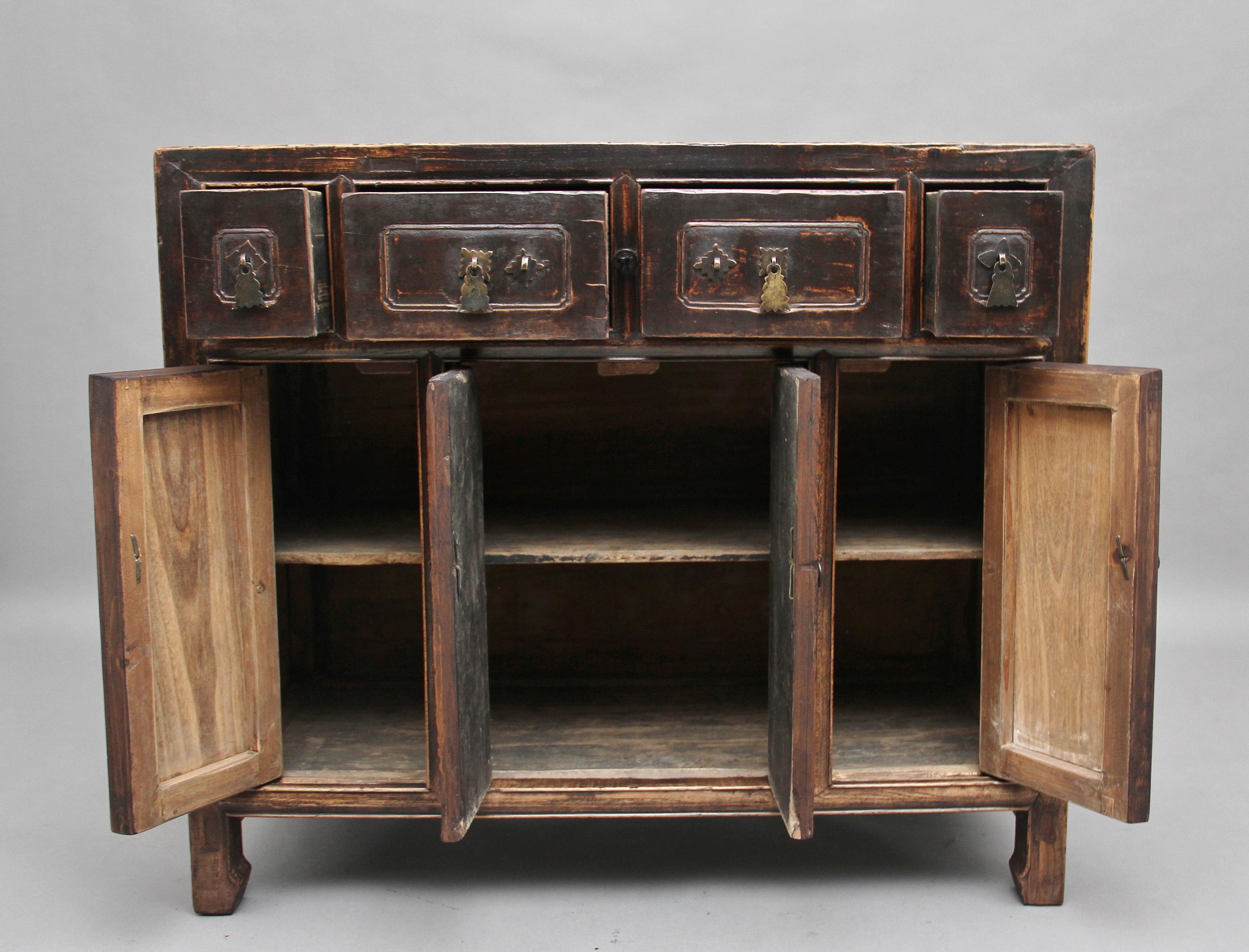 19th Century Chinese Elm Dresser In Distressed Condition In Martlesham, GB