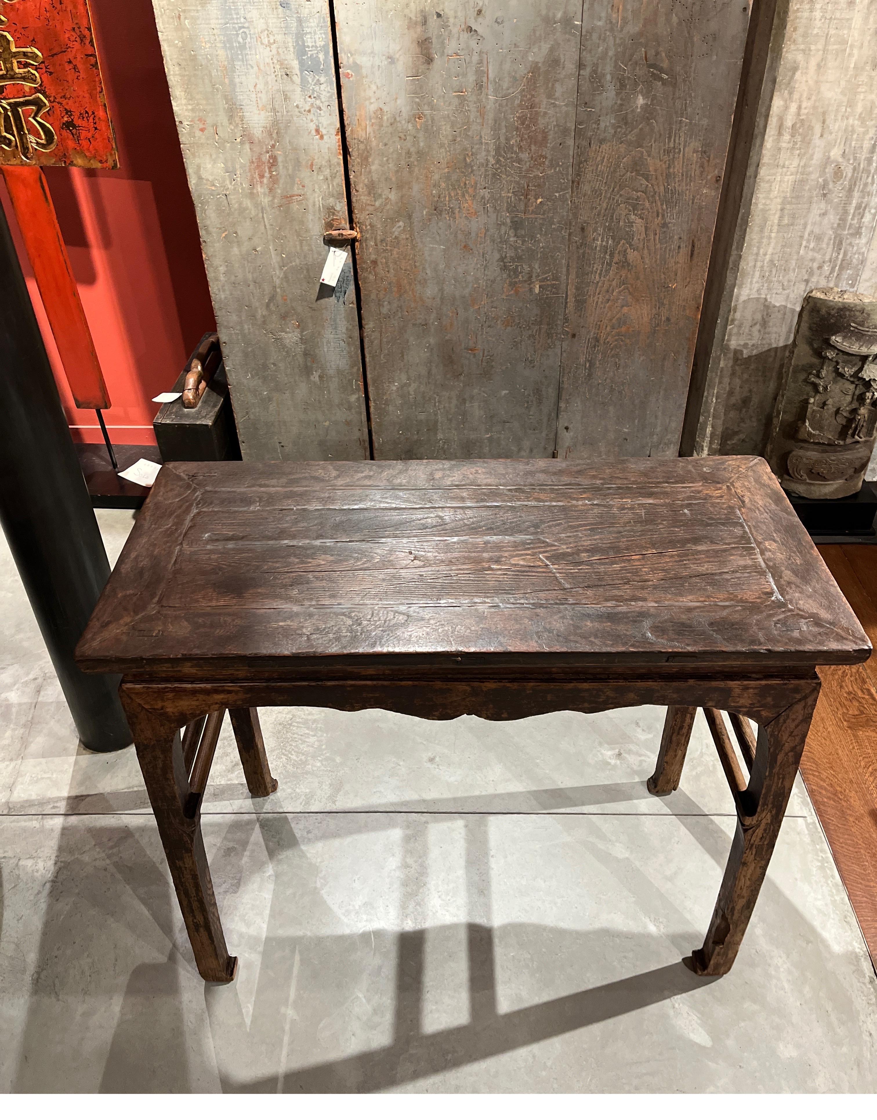 19th Century Chinese Elm Side Table In Good Condition For Sale In New York, NY