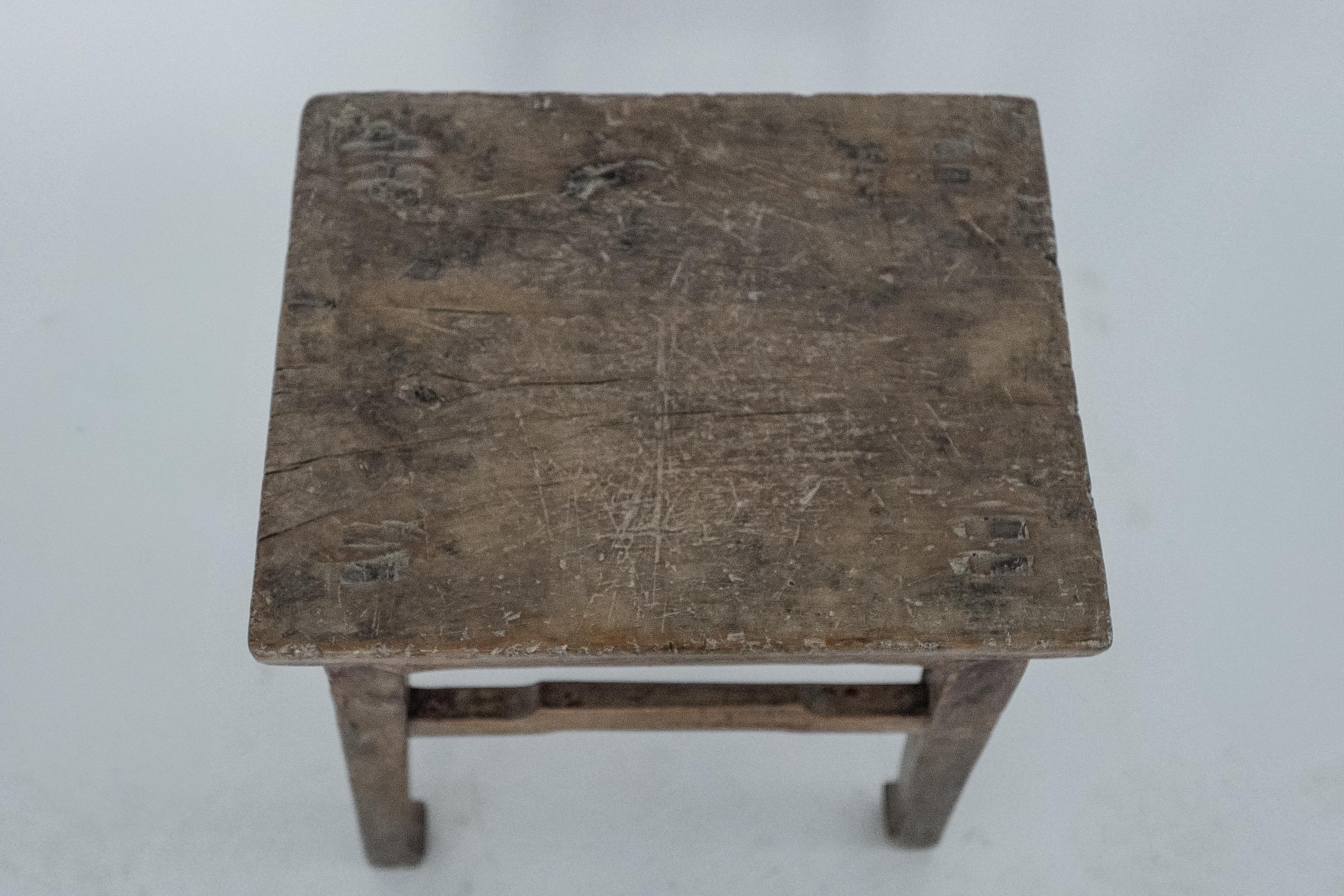 Qing 19th Century Chinese Elm Side Table – Rustic Minimalist Asian Decor For Sale