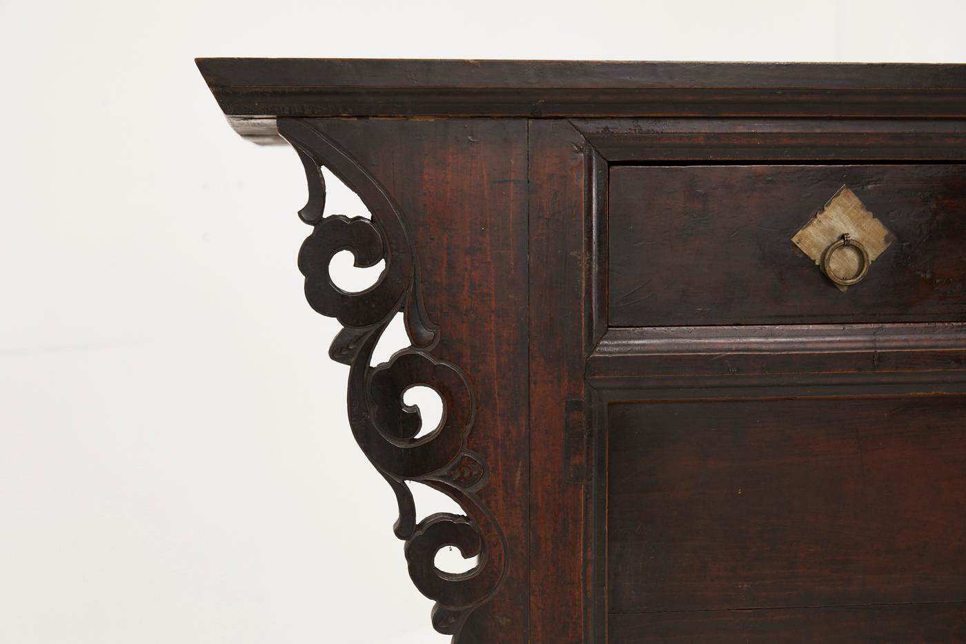 19th Century Chinese Elm Sideboard with Carved Decoration For Sale 1