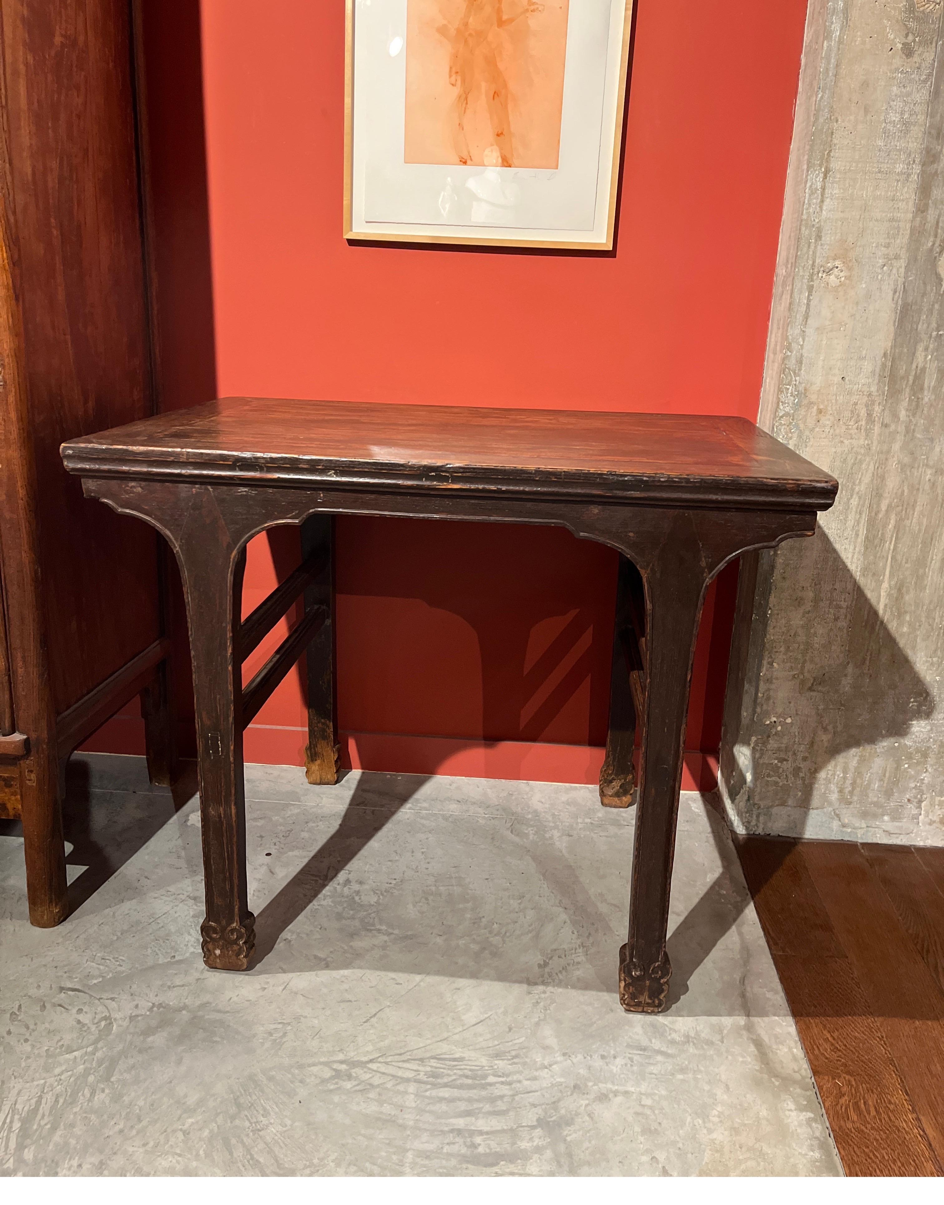 19th Century Chinese Elm Wood Wine Table In Good Condition For Sale In New York, NY