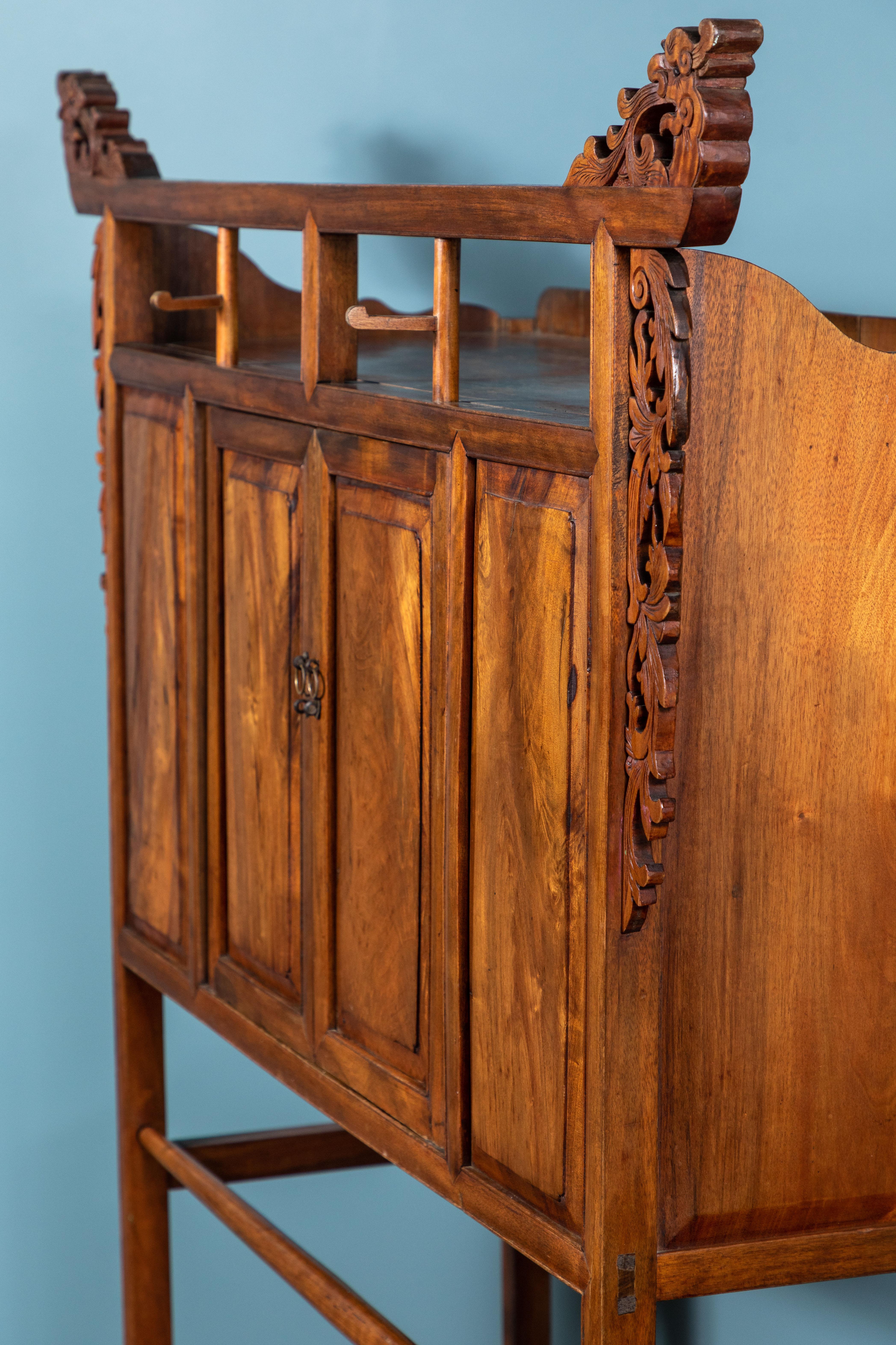 Chinese Elmwood Standing Coffer with Carved Dragons and Shelf, circa 1900 2