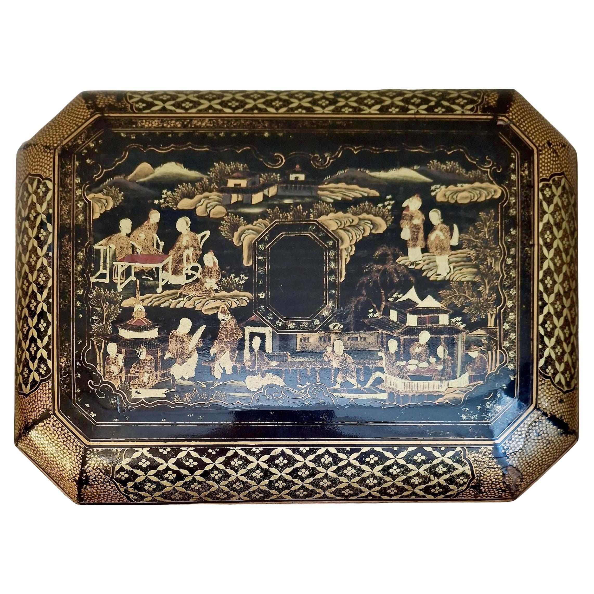Caja de madera lacada negra y dorada de exportación china del siglo XIX en venta