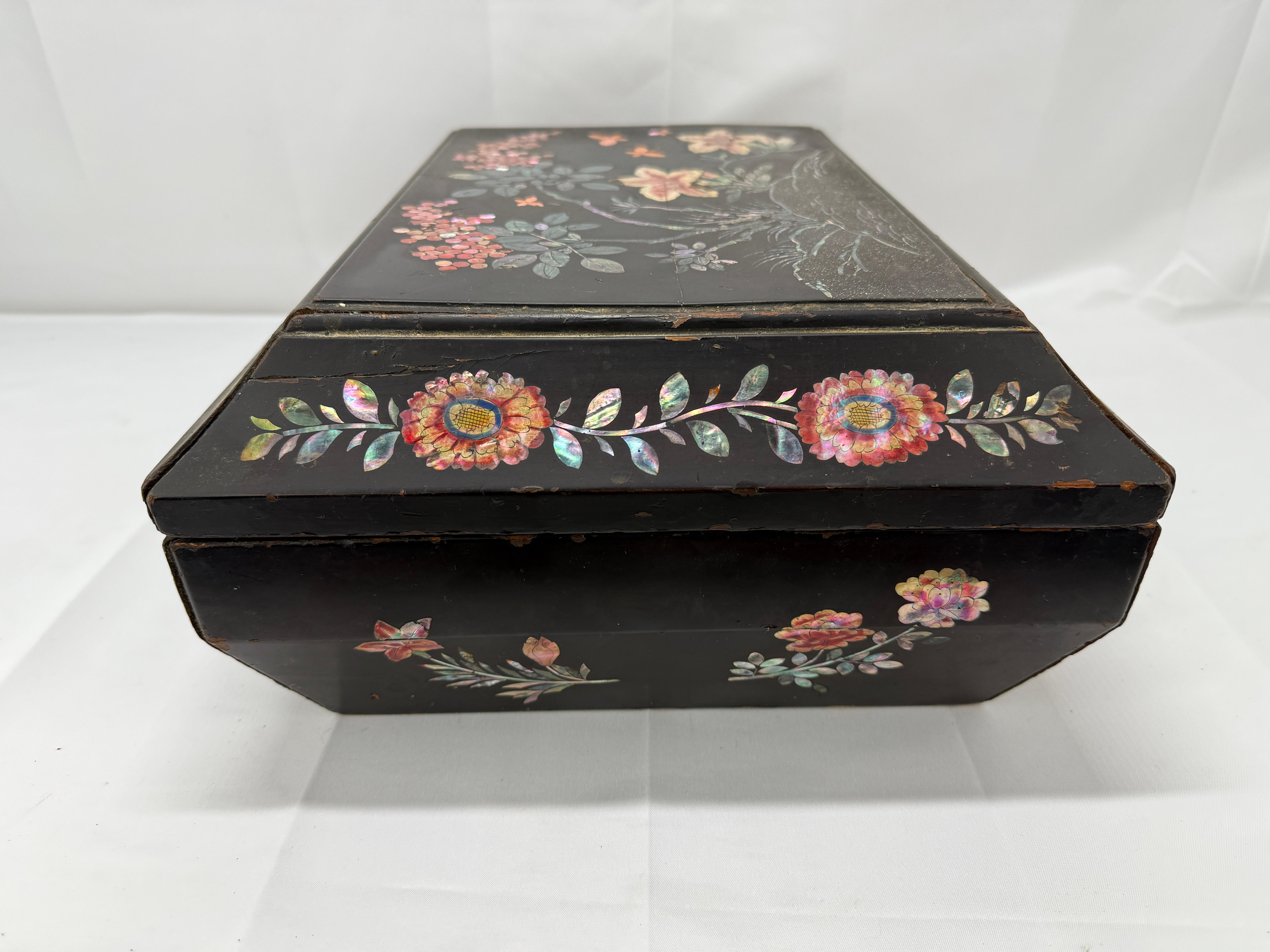 19th Century Chinese Export Black Lacquer & Mother Of Pearl Sewing Box For Sale 5