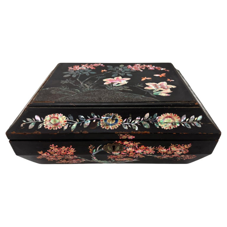 Black Lacquer Sewing Box - Qing Dynasty, Early 19thC Black Lacquer Sewing Box - Qing Dynasty, Early 19thC