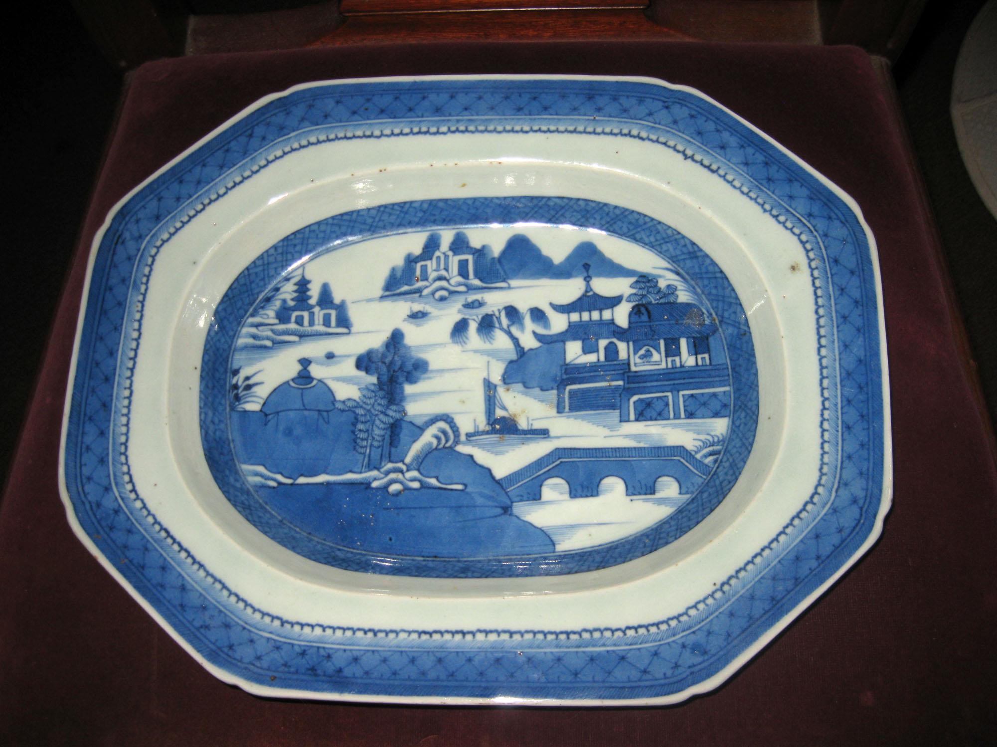 19th century Chinese Export Blue and White Canton Ware Deep Platter 5
