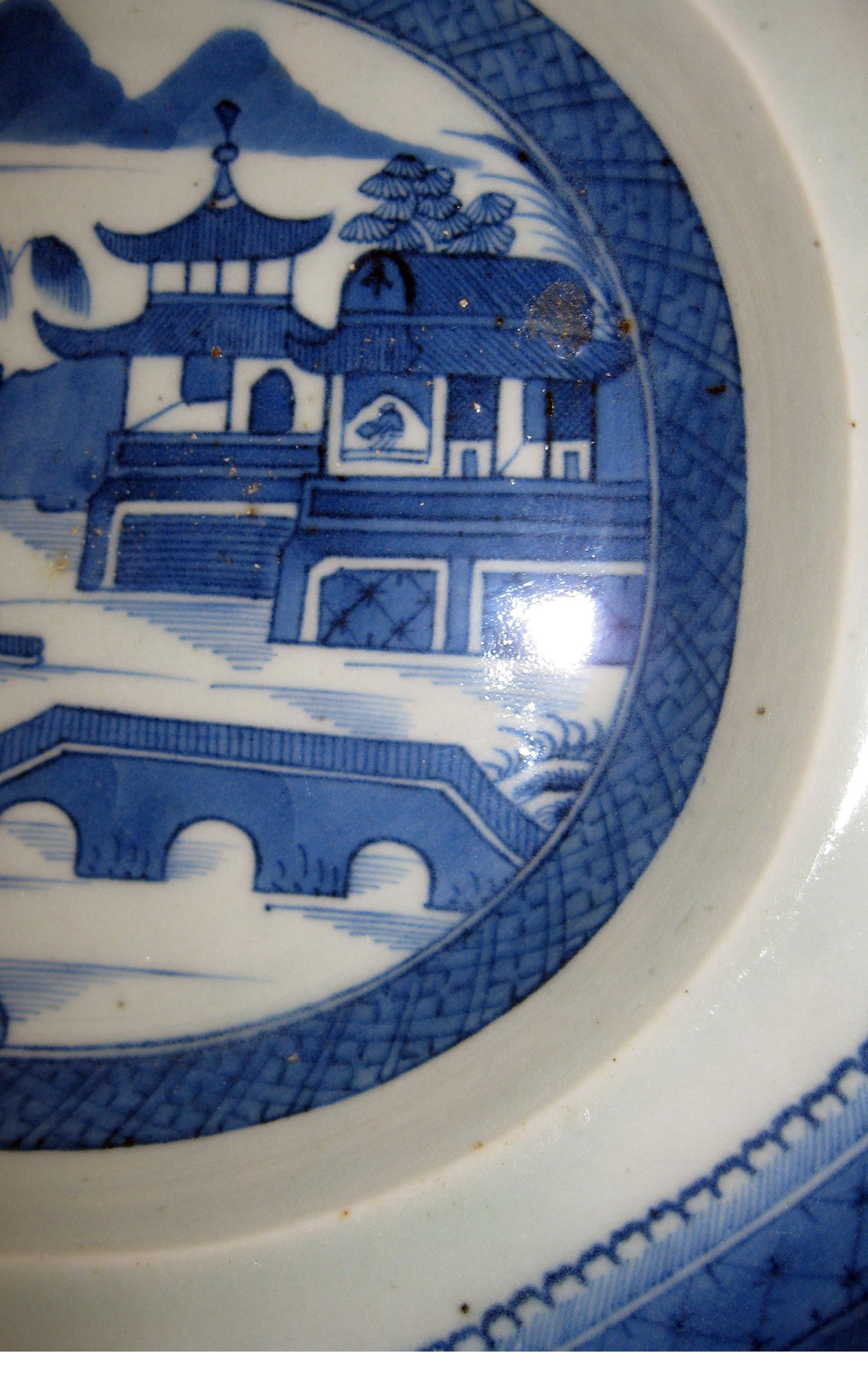 19th century Chinese Export Blue and White Canton Ware Deep Platter 3