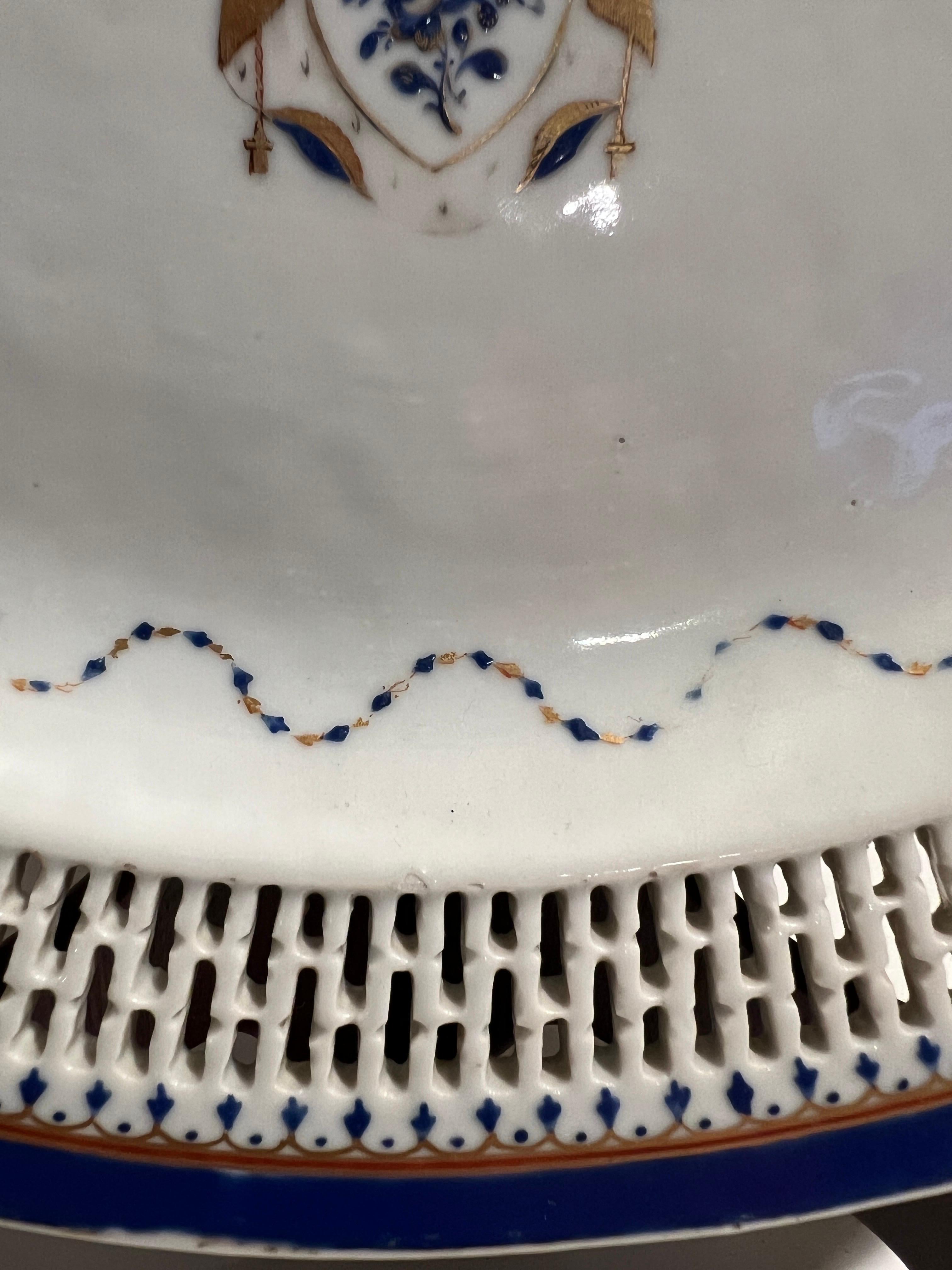 19th Century, Chinese Export Blue & White Armorial Pierced Platter For Sale 1