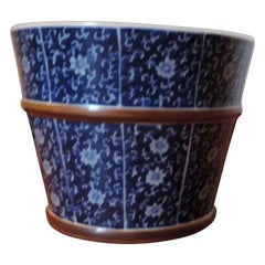 19th century Chinese Export Blue & White Porcelain Cachepot Planter Vase