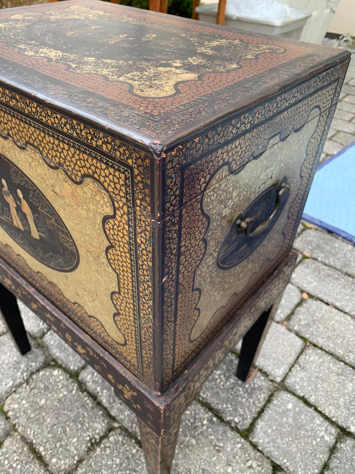 19th Century Chinese Export Chinoiserie Cellarette / Box on Stand For Sale 8