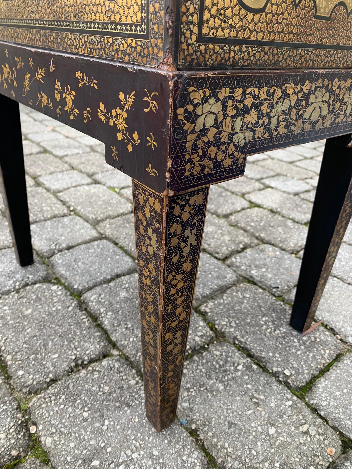 19th Century Chinese Export Chinoiserie Cellarette / Box on Stand For Sale 11