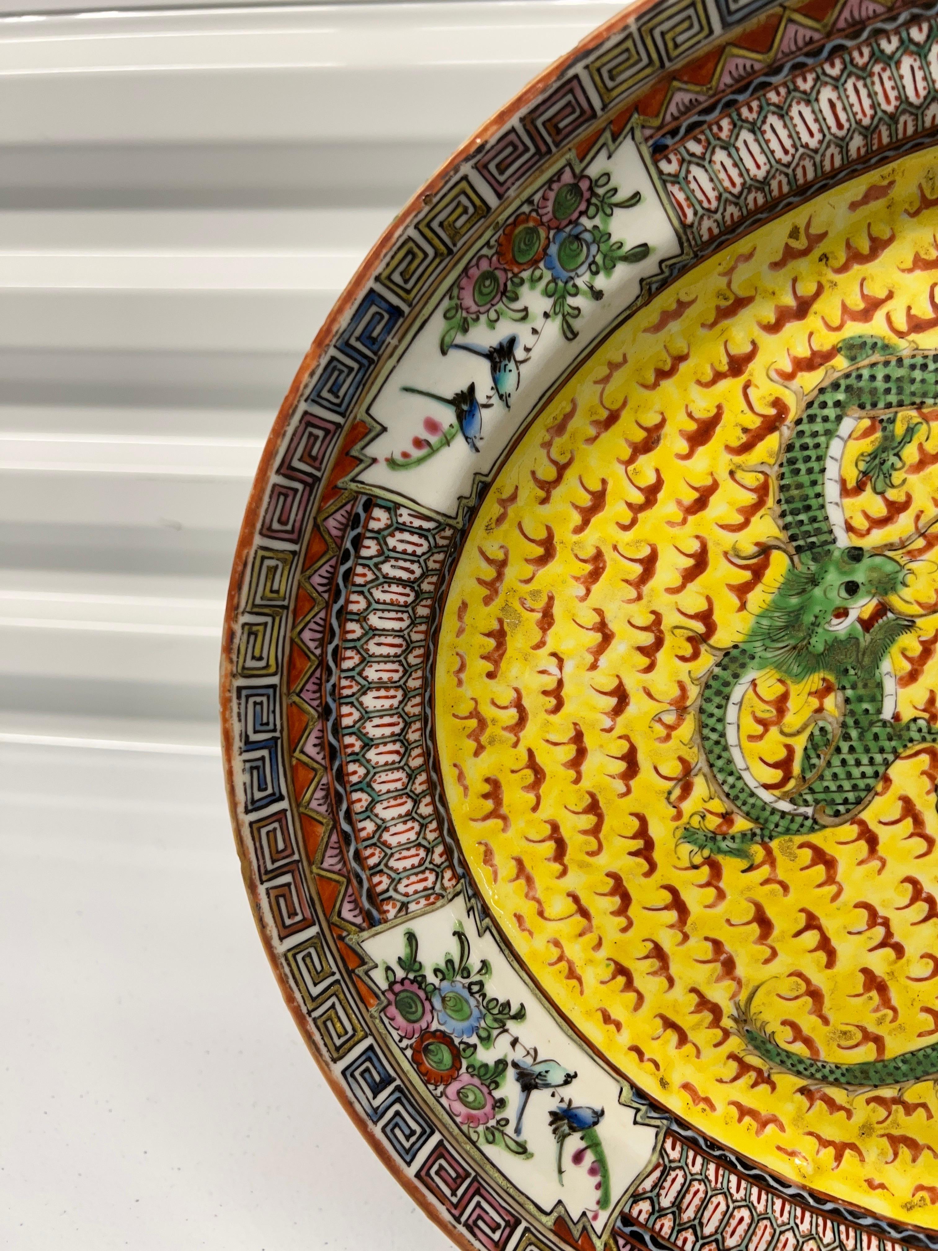 Porcelain 19th Century, Chinese Export Famille Jaune Imperial Dragon Platter For Sale