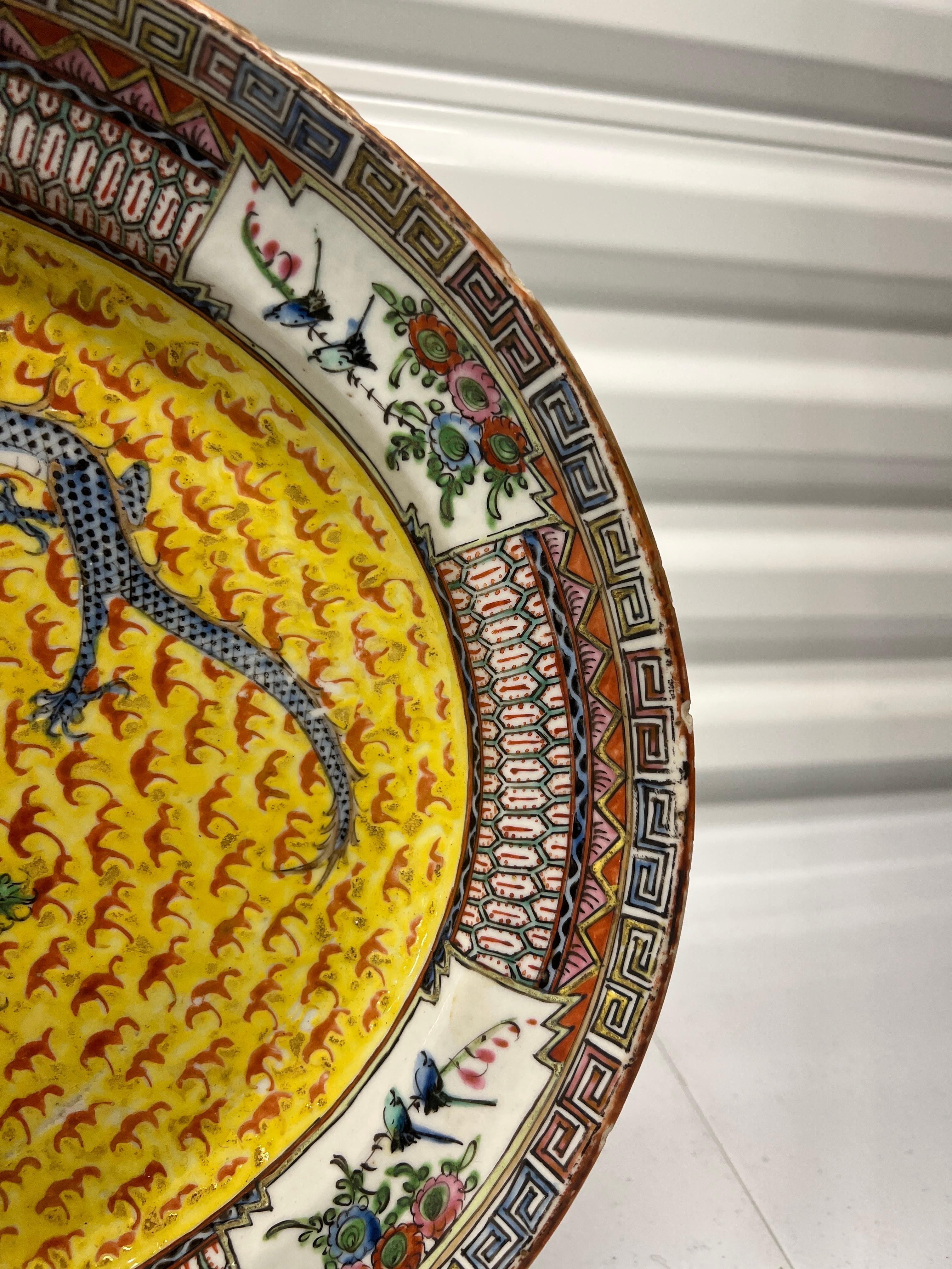 19th Century, Chinese Export Famille Jaune Imperial Dragon Platter For Sale 1