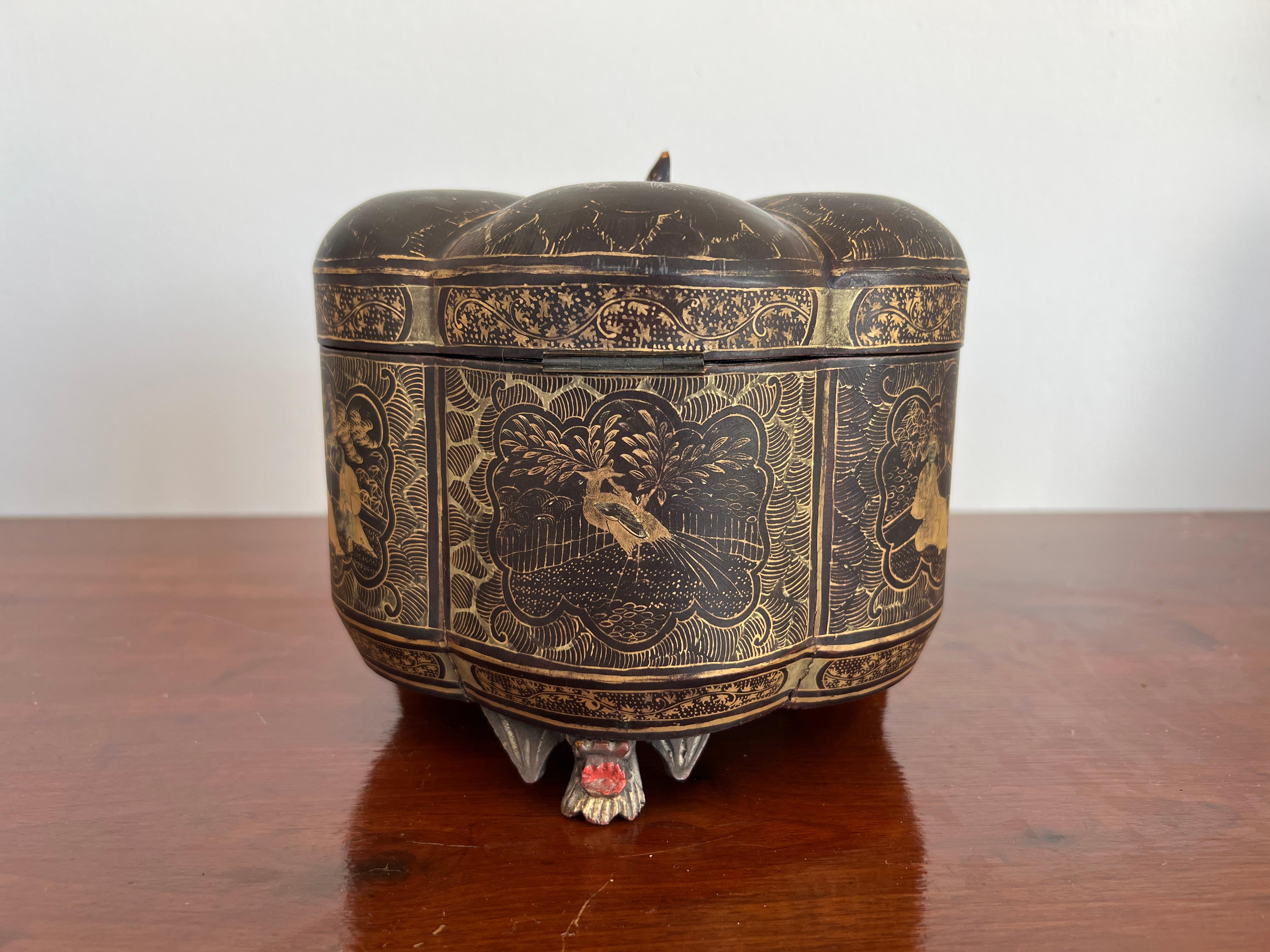Giltwood 19th Century, Chinese Export Gilt Black Lacquer Melon Form Tea Caddy Box For Sale