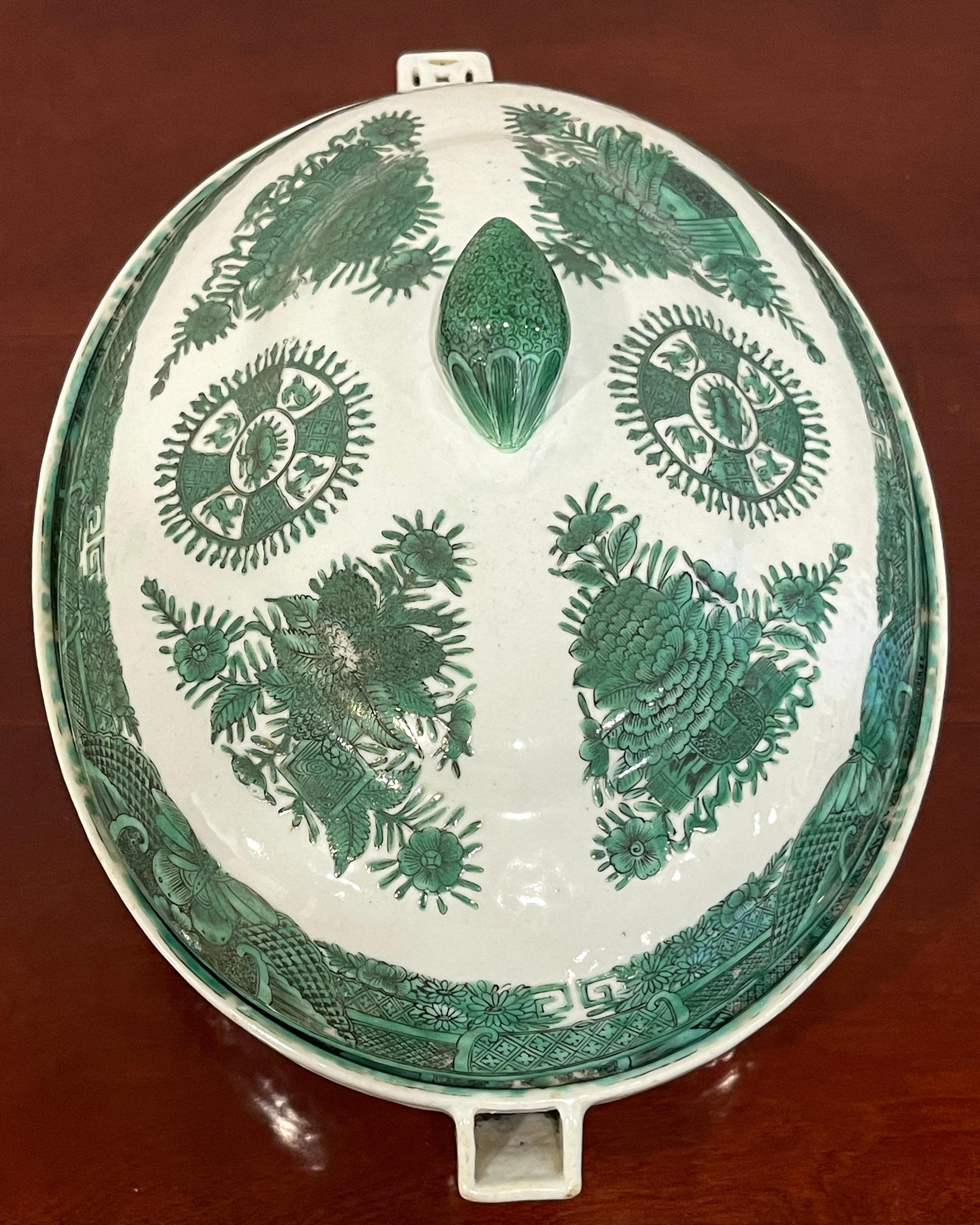 19th Century Chinese Export Green 'Fitzhugh' Hot Water Platter- Tureen * For Sale 5