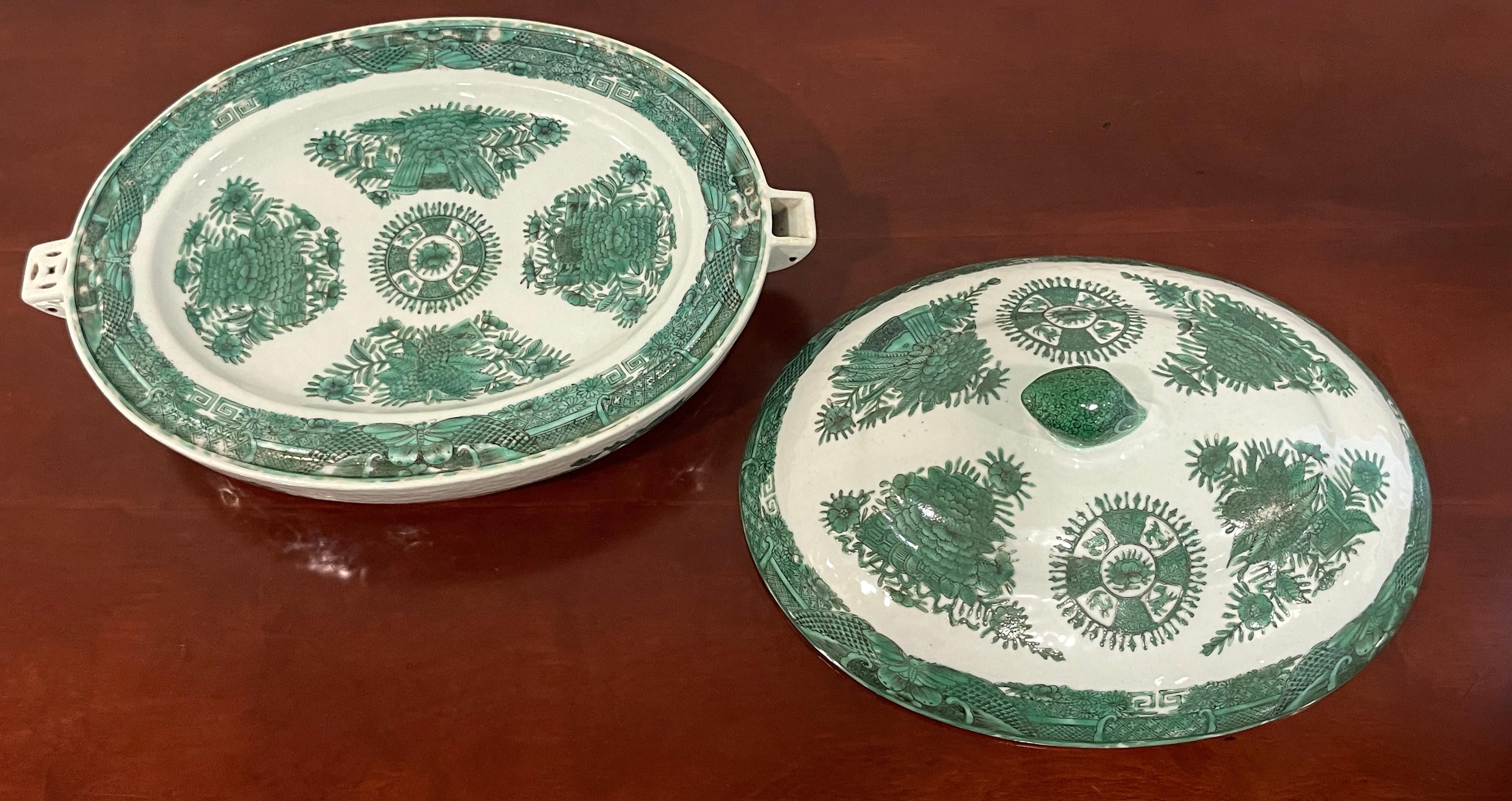 19th Century Chinese Export Green 'Fitzhugh' Hot Water Platter- Tureen * For Sale 6
