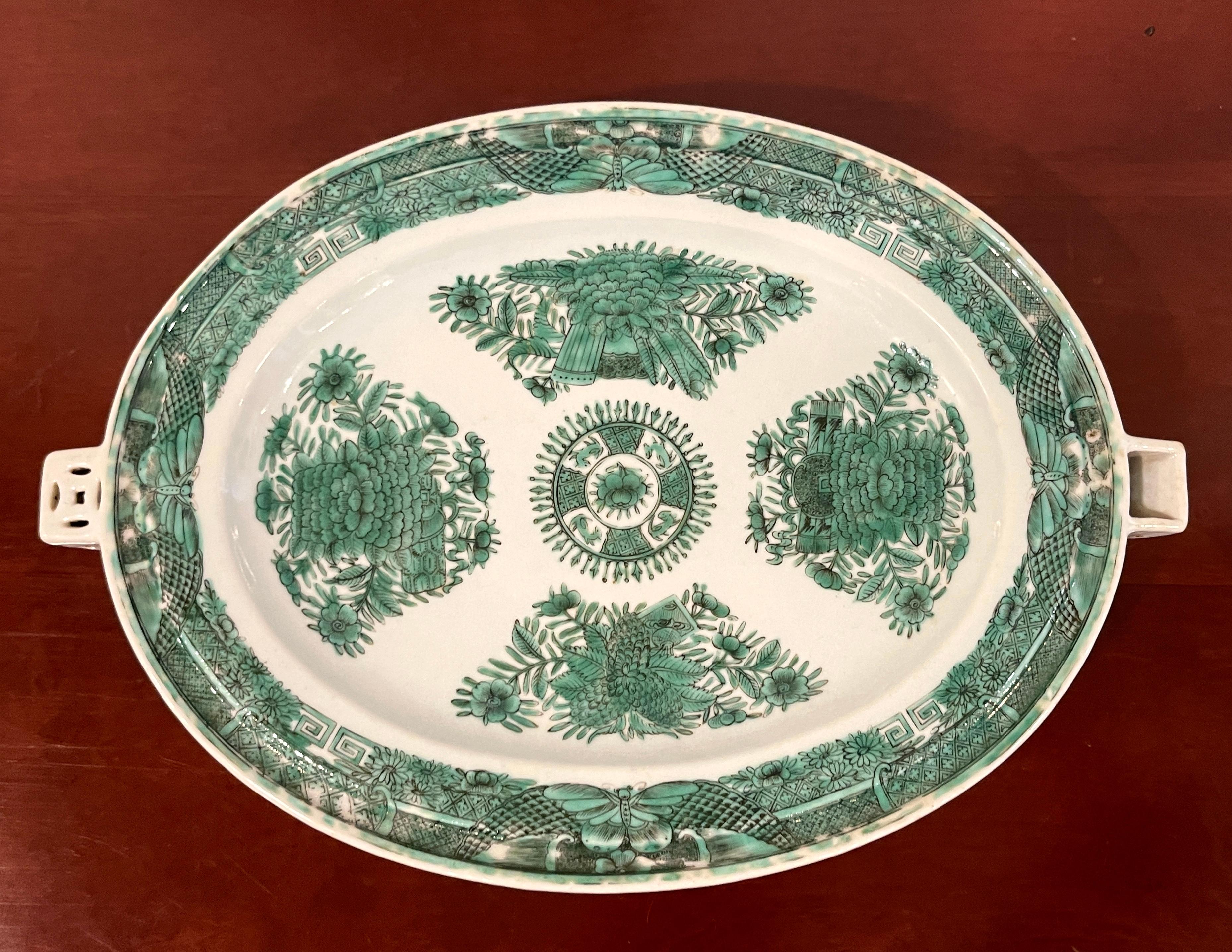 19th Century Chinese Export Green 'Fitzhugh' Hot Water Platter- Tureen * For Sale 9