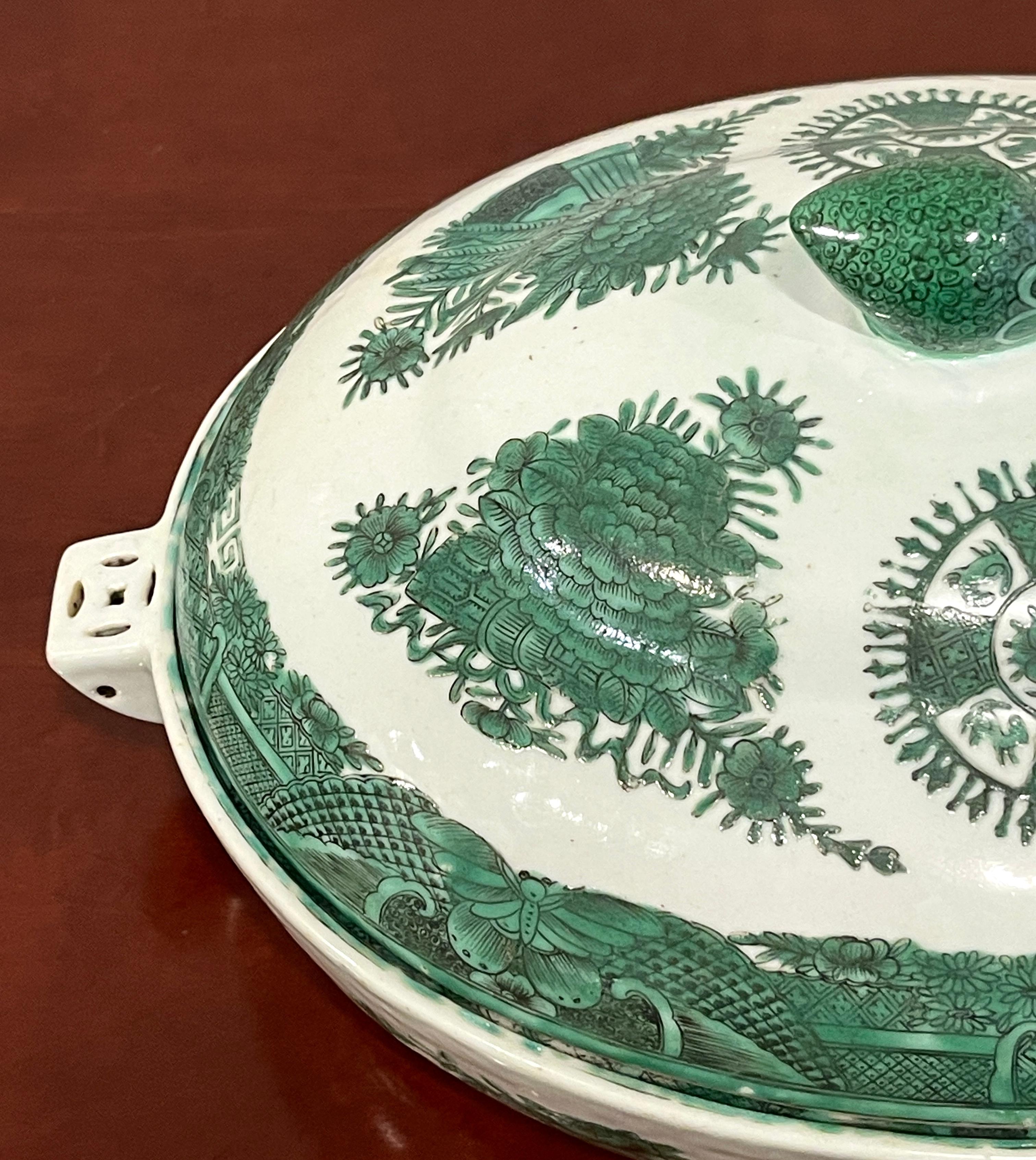 19th Century Chinese Export Green 'Fitzhugh' Hot Water Platter- Tureen * For Sale 1