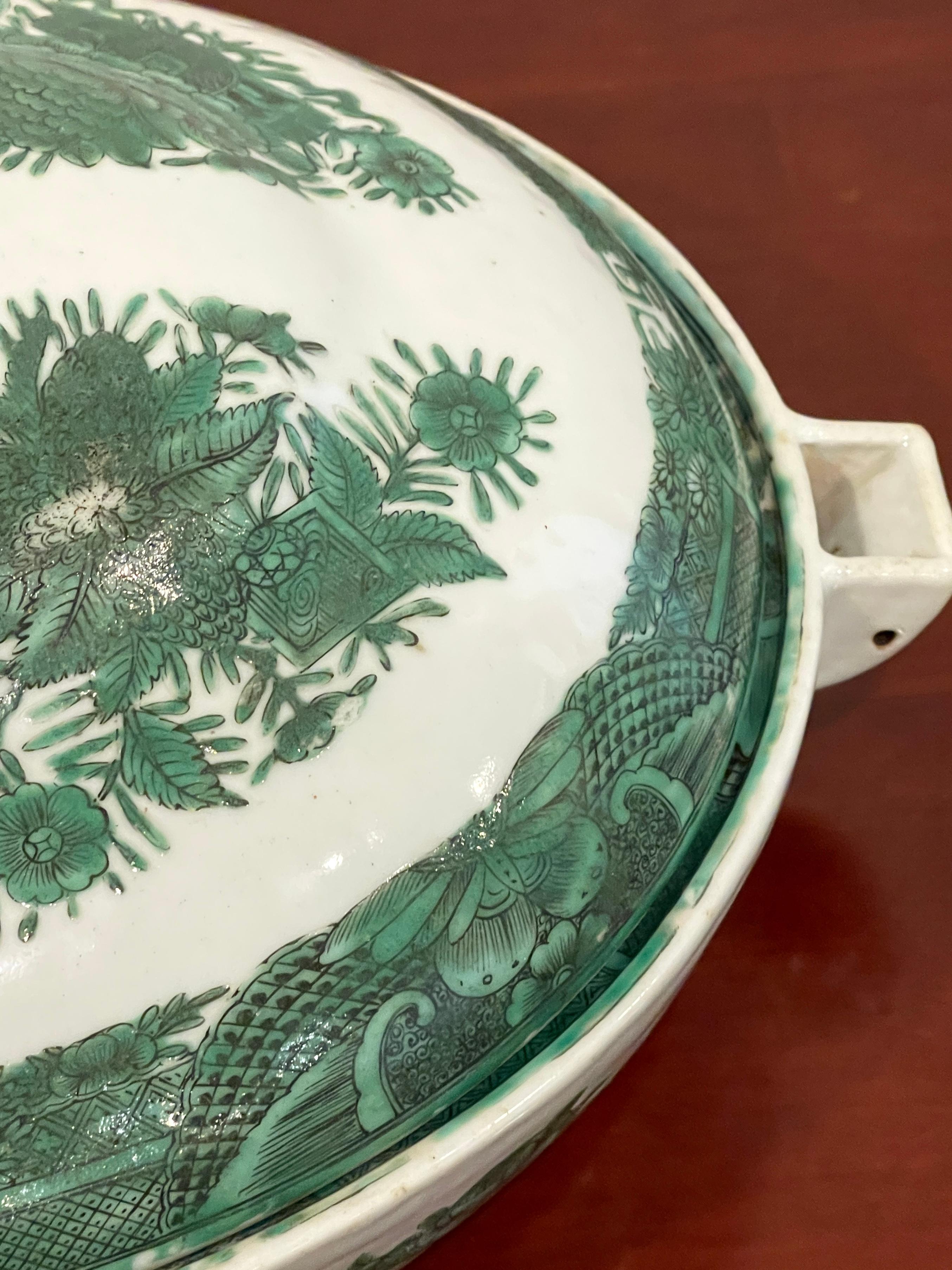 19th Century Chinese Export Green 'Fitzhugh' Hot Water Platter- Tureen * For Sale 3