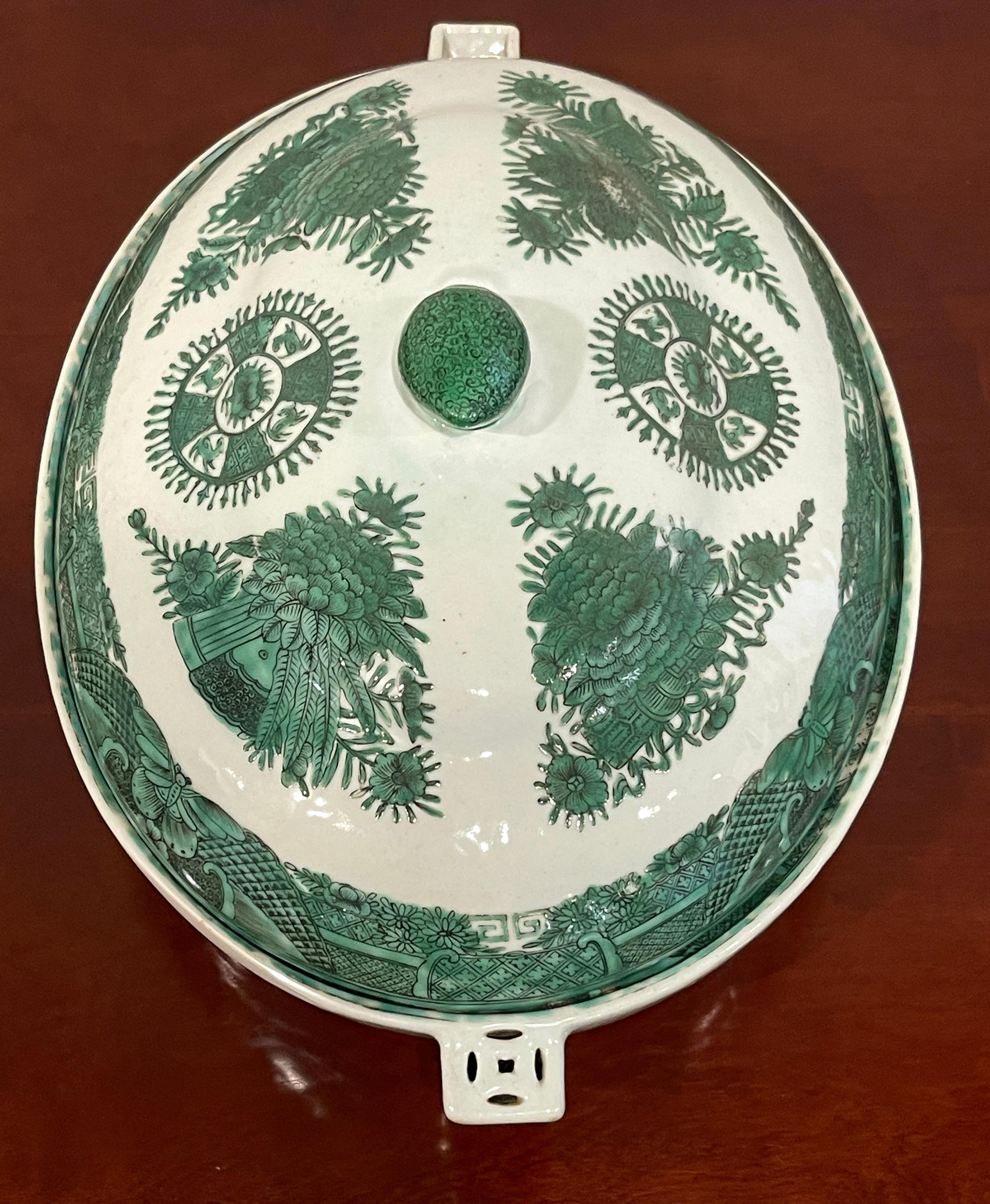 19th Century Chinese Export Green 'Fitzhugh' Hot Water Platter- Tureen * For Sale 4